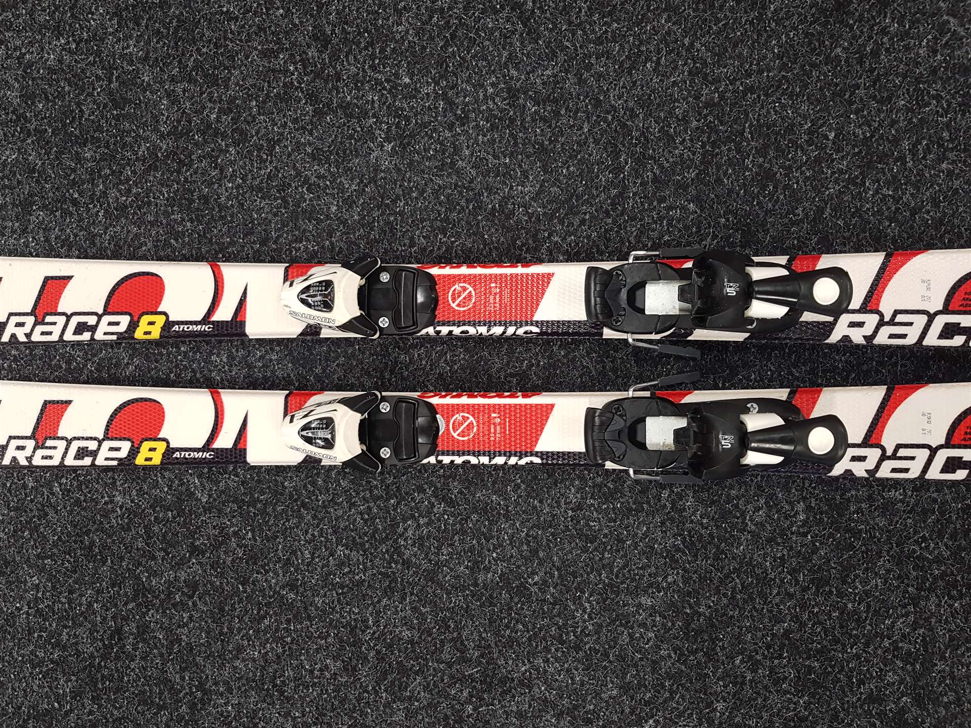 Rabljene dječje skije ATOMIC Race 8 + vezovi Salomon TZ 5
