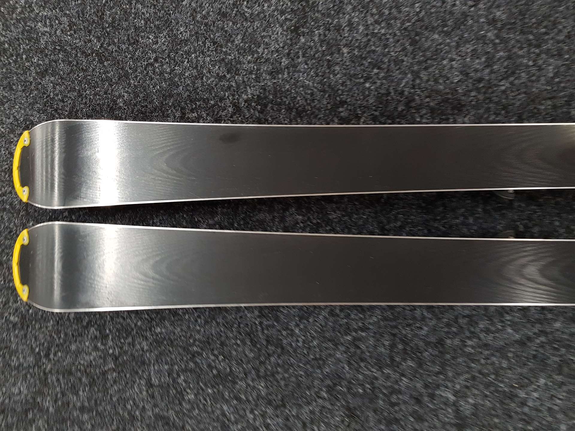 Použité lyže ELAN Exar GX + vázání Elan EL 10