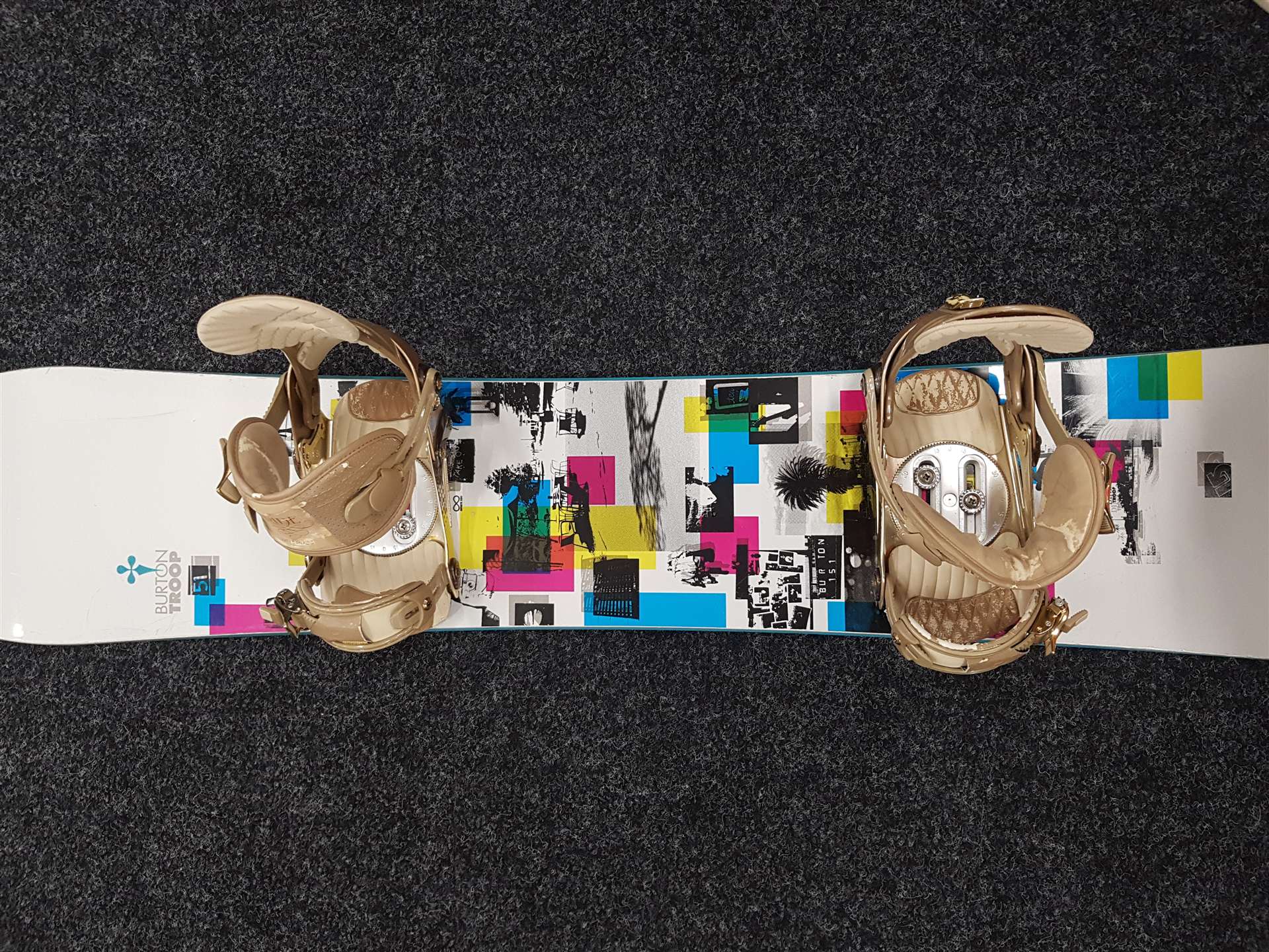 Použitý snowboard BURTON Troop  + viazanie Ride veľkosť M