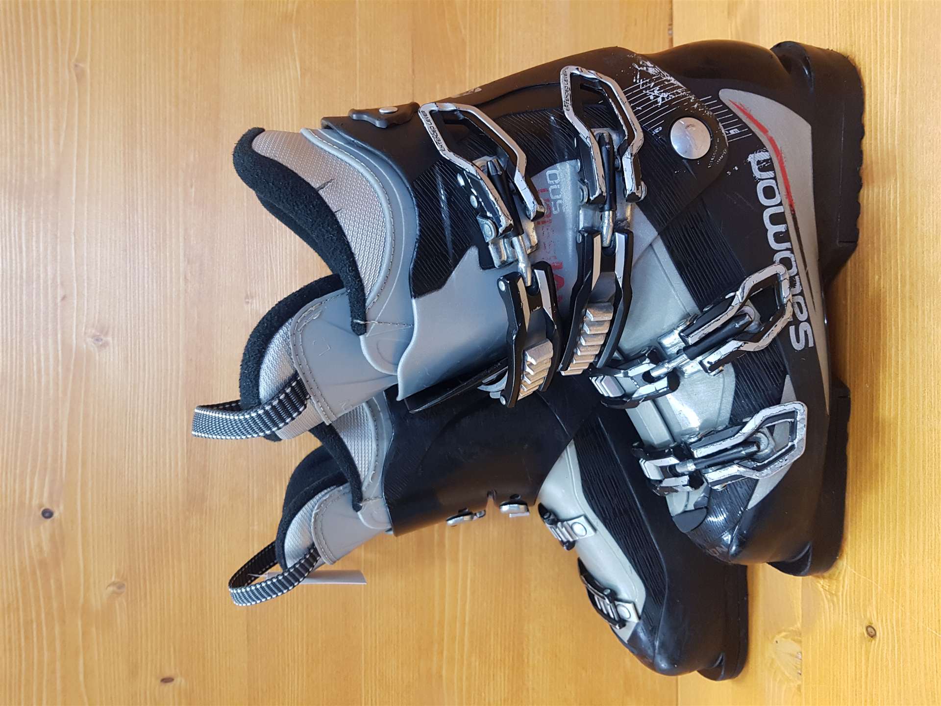 Clăpari de schi SALOMON Mission 500 folosiți