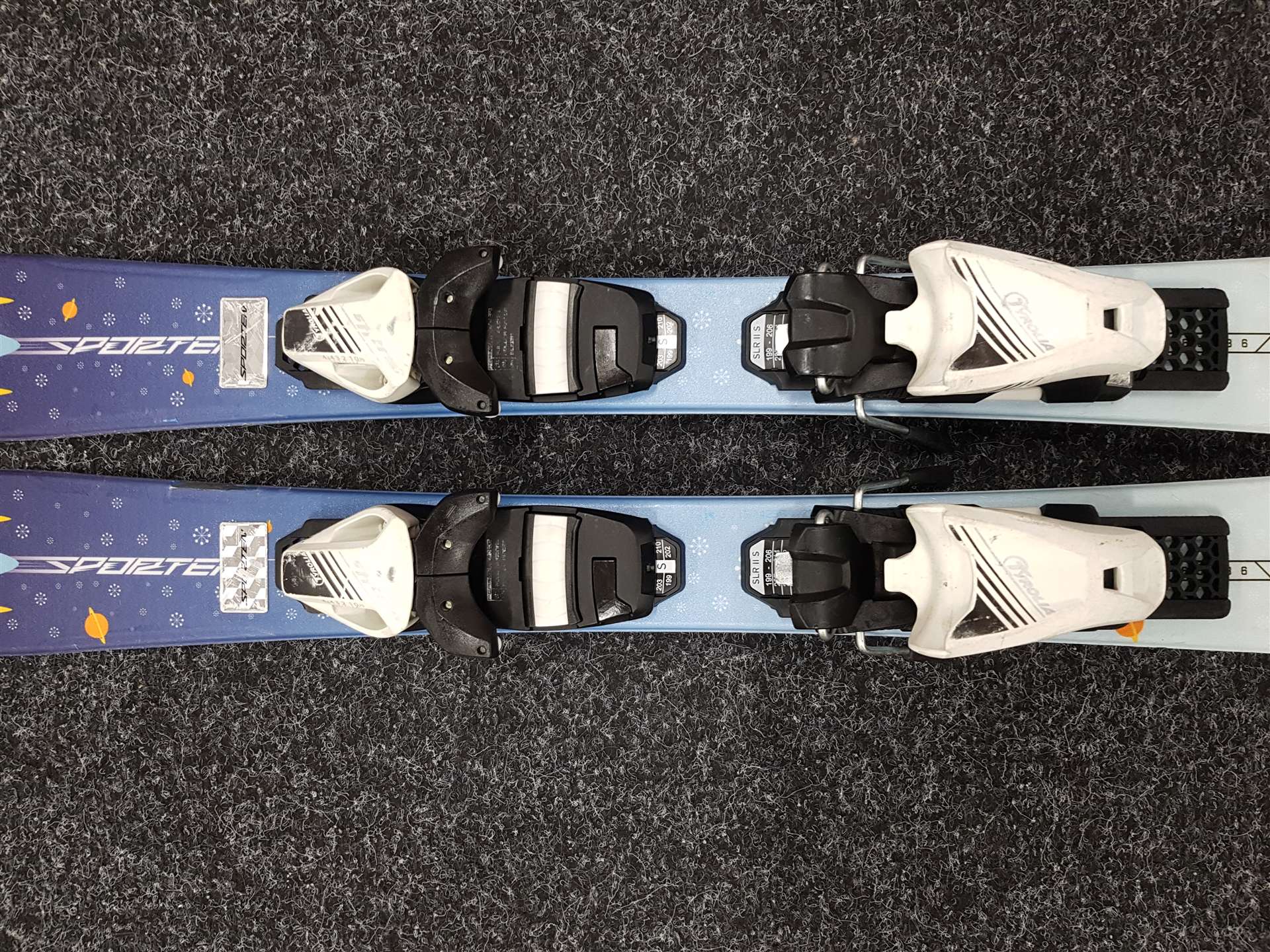 Použité detské lyže SPORTEN Kidrocket + viazanie Tyrolia SLR 4,5