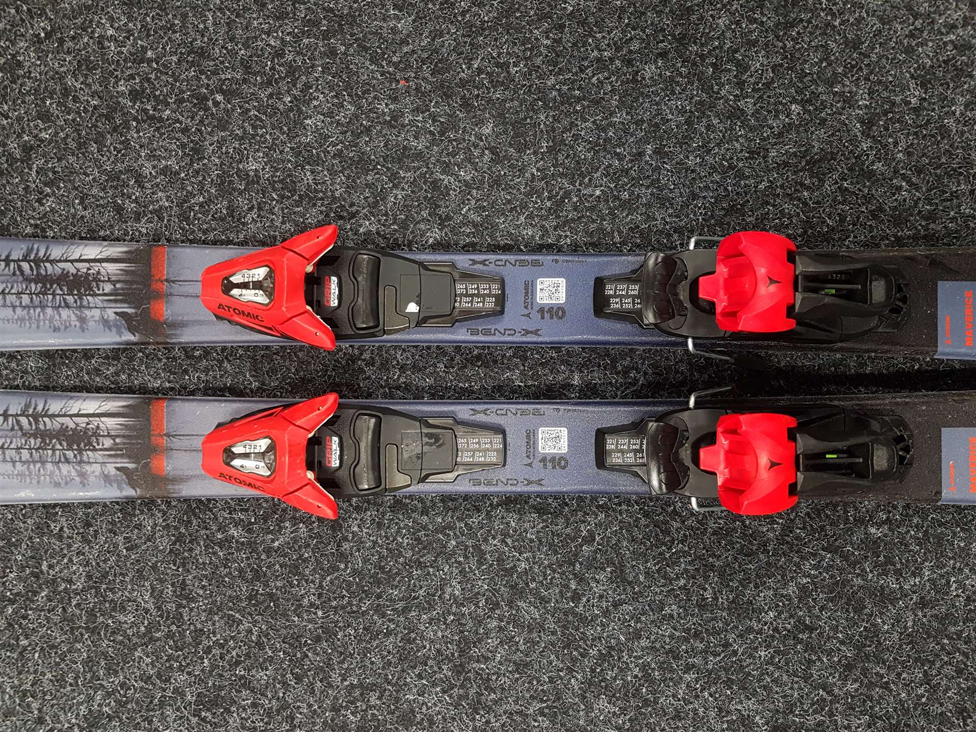 Použité detské lyže ATOMIC MAVERICK + viazanie Atomic 4.5