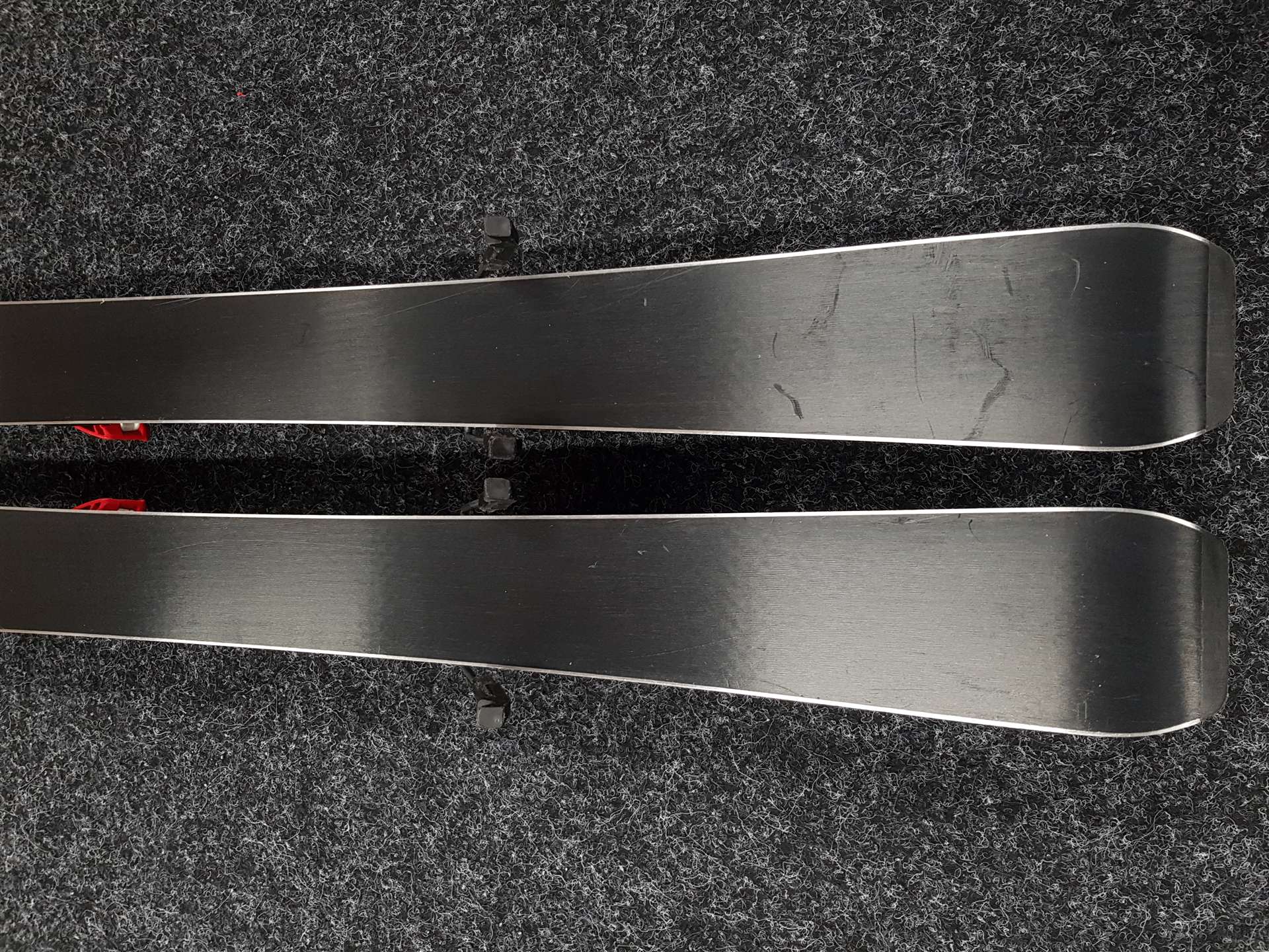 Použité detské lyže ATOMIC MAVERICK + viazanie Atomic 4.5