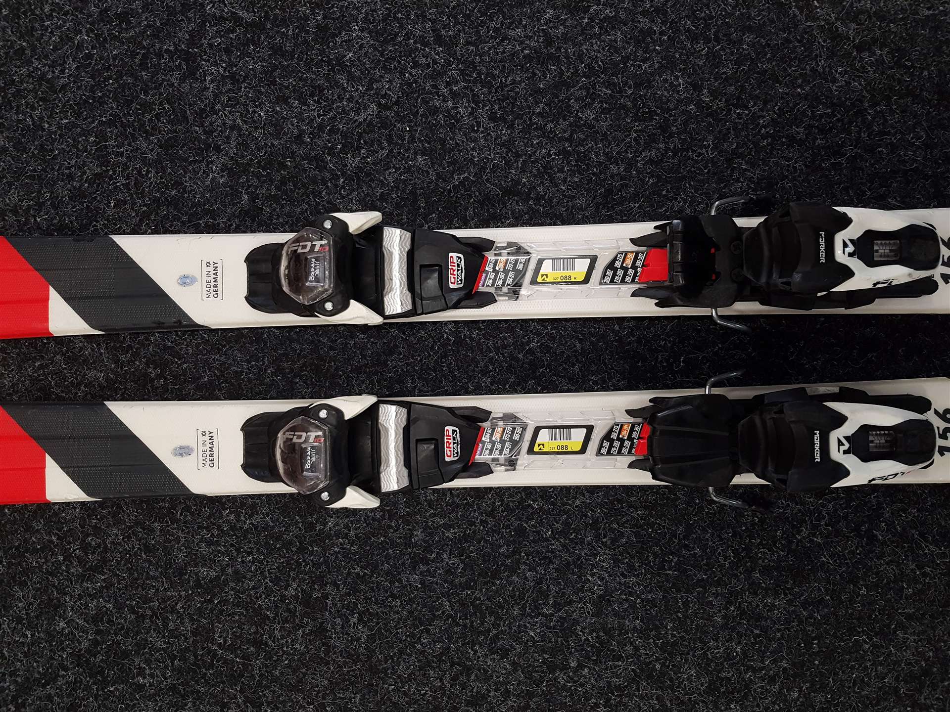 Sci usati VOLKL DEACON 7.4 + attacchi Marker FDT 10