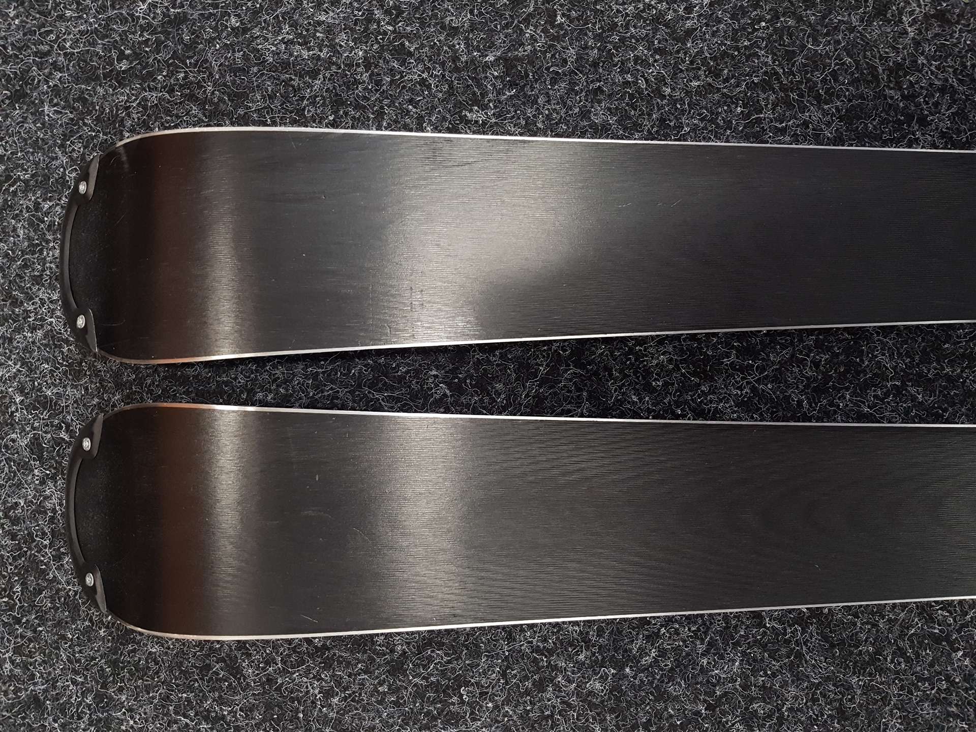 Sci usati VOLKL DEACON 7.4 + attacchi Marker FDT 10