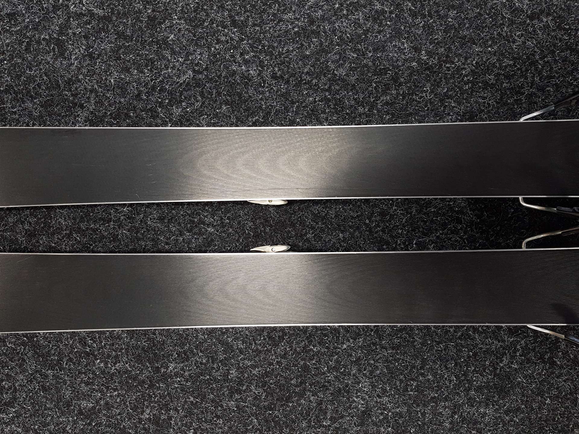 Sci usati VOLKL DEACON 7.4 + attacchi Marker FDT 10