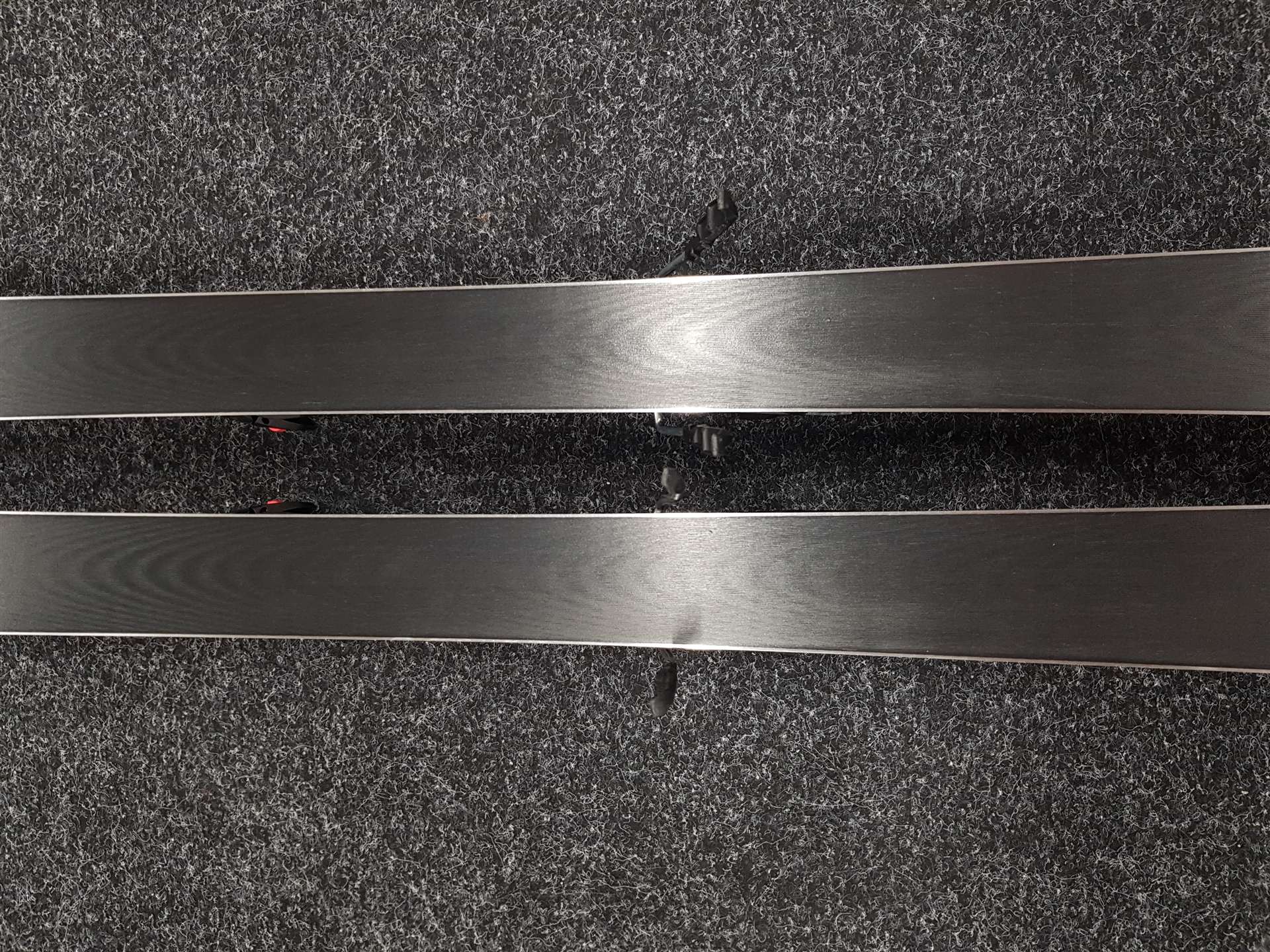 Gebrauchte VOLKL Racetiger RC Ski + Marker Motion 12.0 Bindungen
