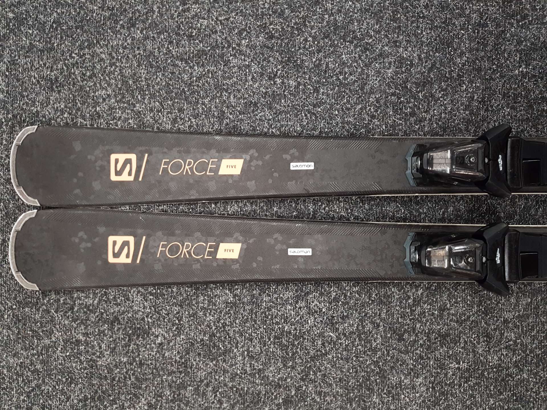 Esquís usados SALOMON FORCE FIVE