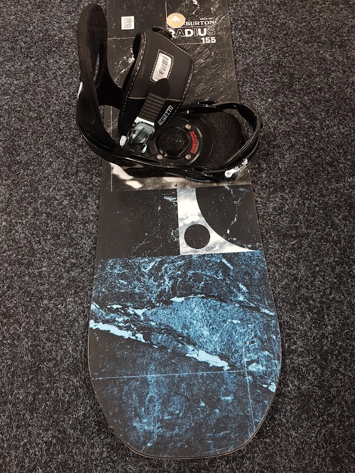 Snowboard Burton Radius d'occasion + fixations Burton taille S