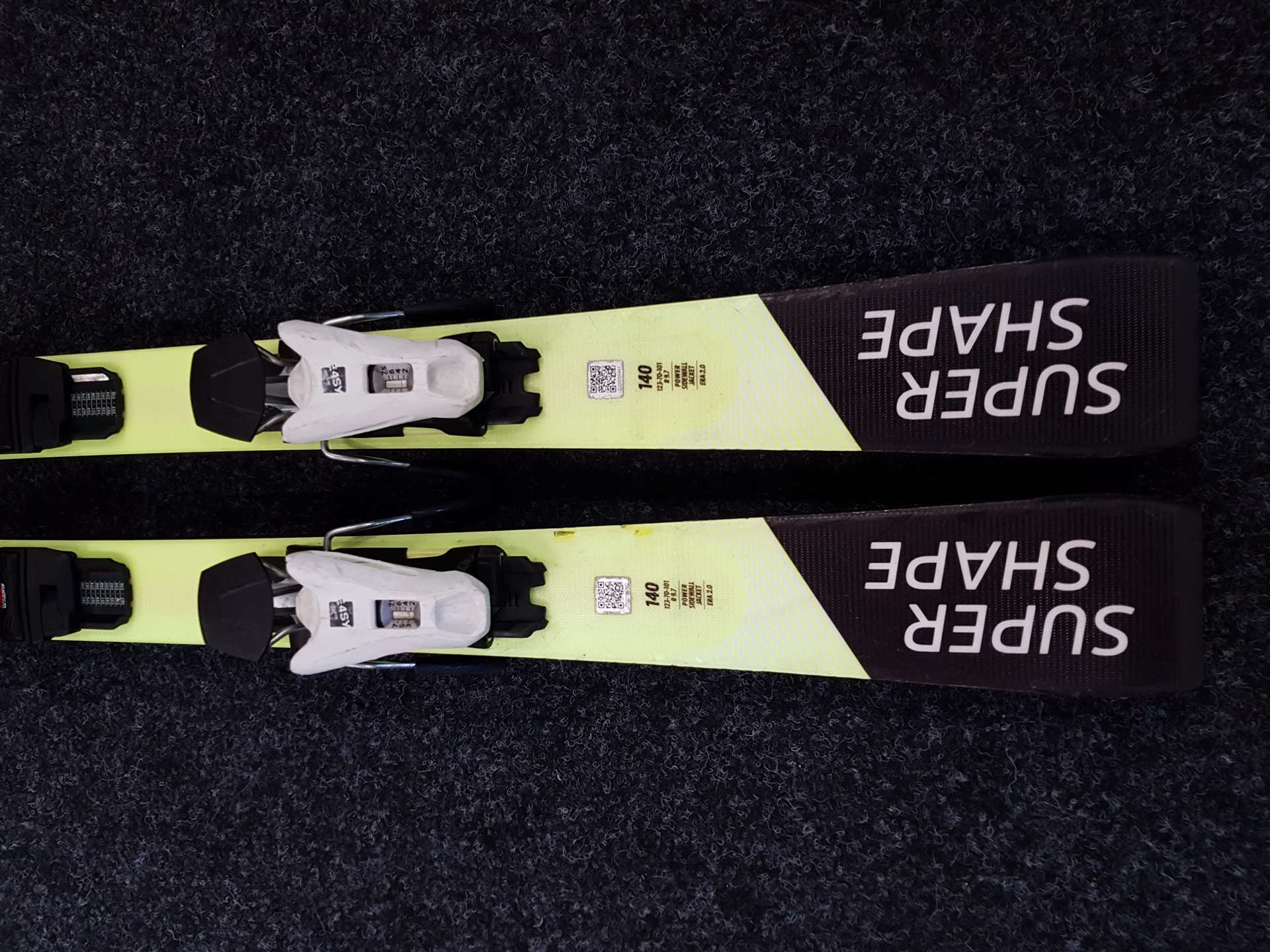 Použité lyže HEAD Super Shape  + viazanie Head JPS 7.5 CA