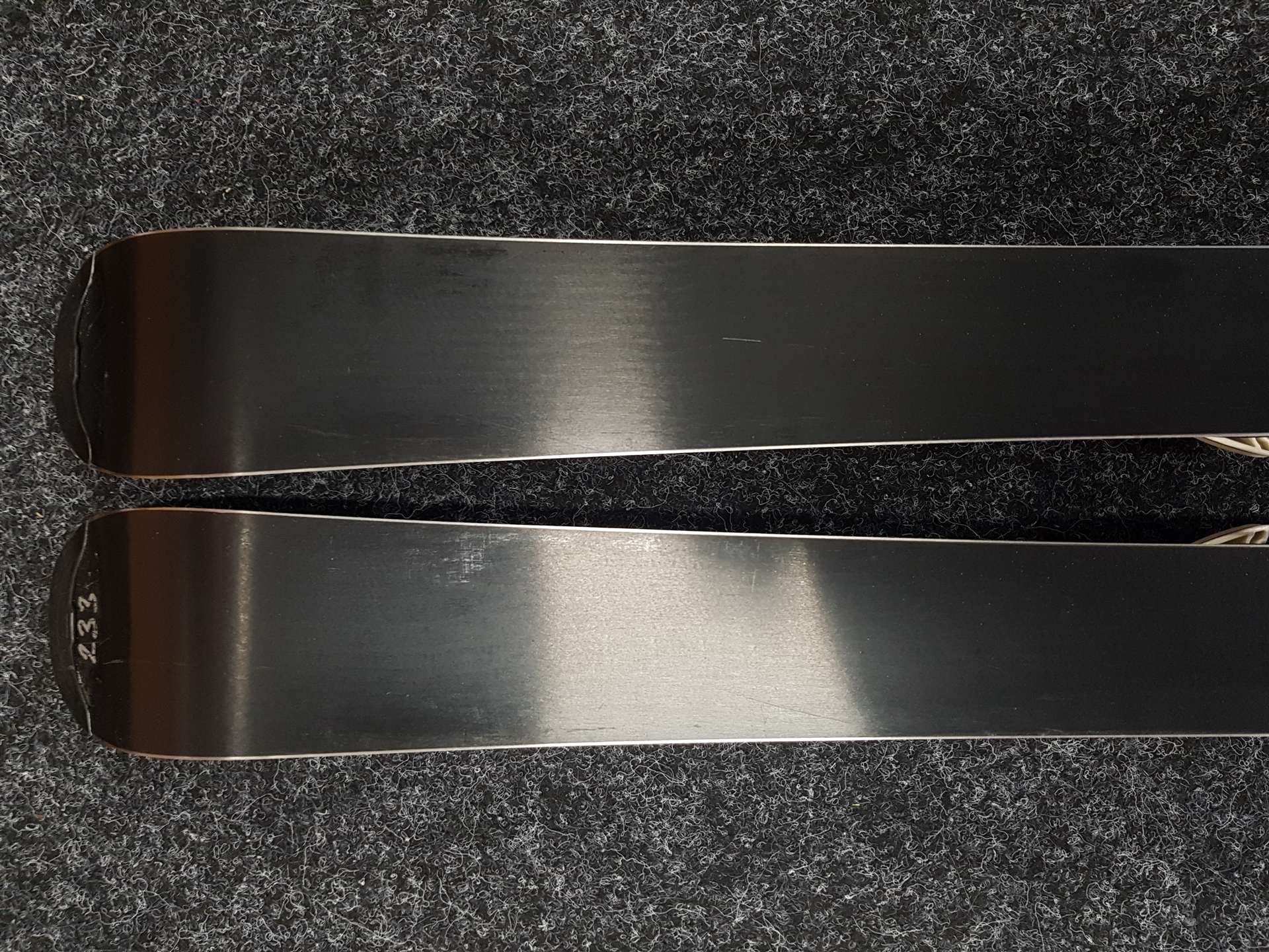 Sci da sci usati per bambini, modello ATOMIC Redster XT + attacchi Atomic XTE 45.