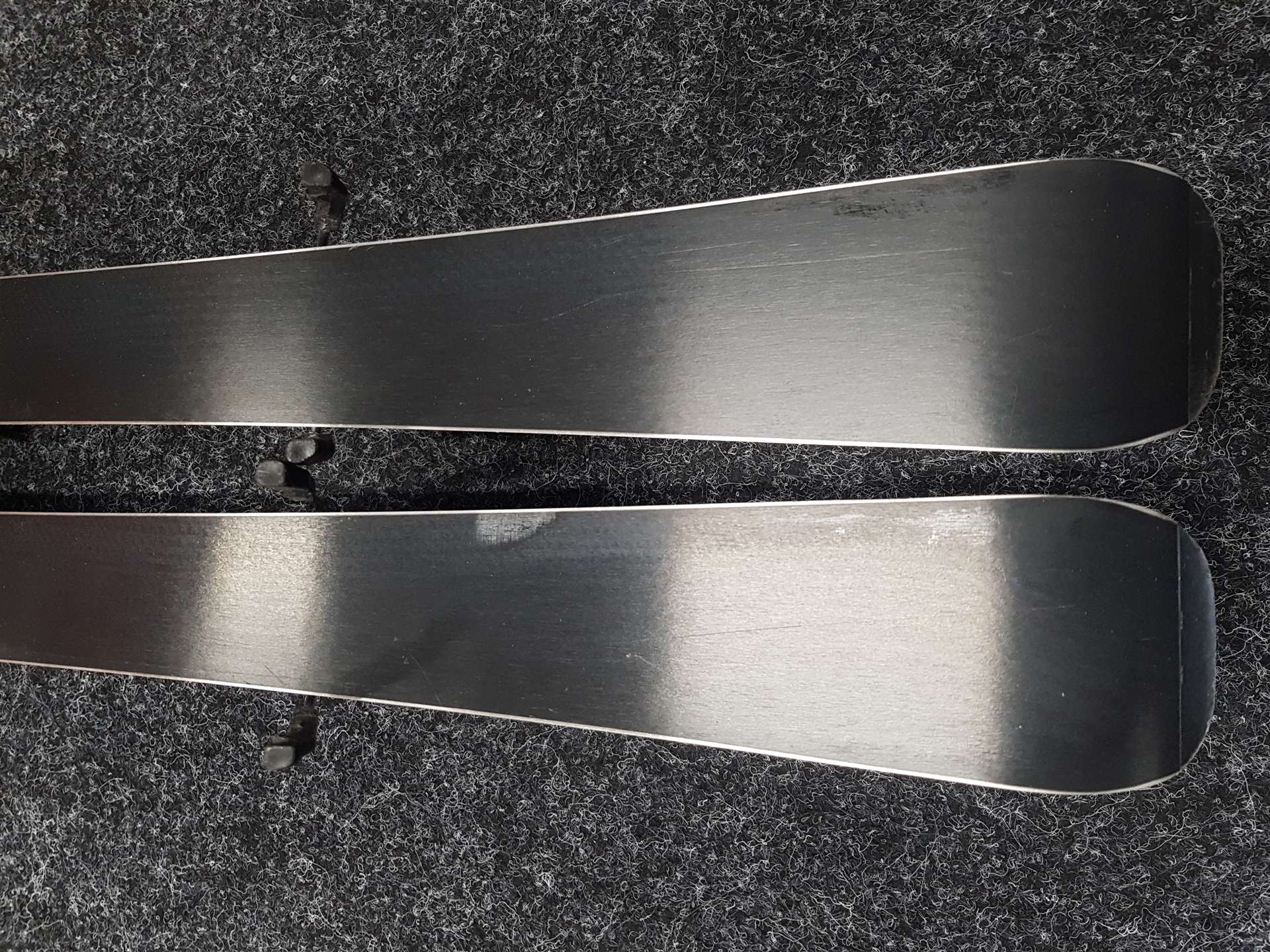 Sci da sci usati per bambini, modello ATOMIC Redster XT + attacchi Atomic XTE 45.