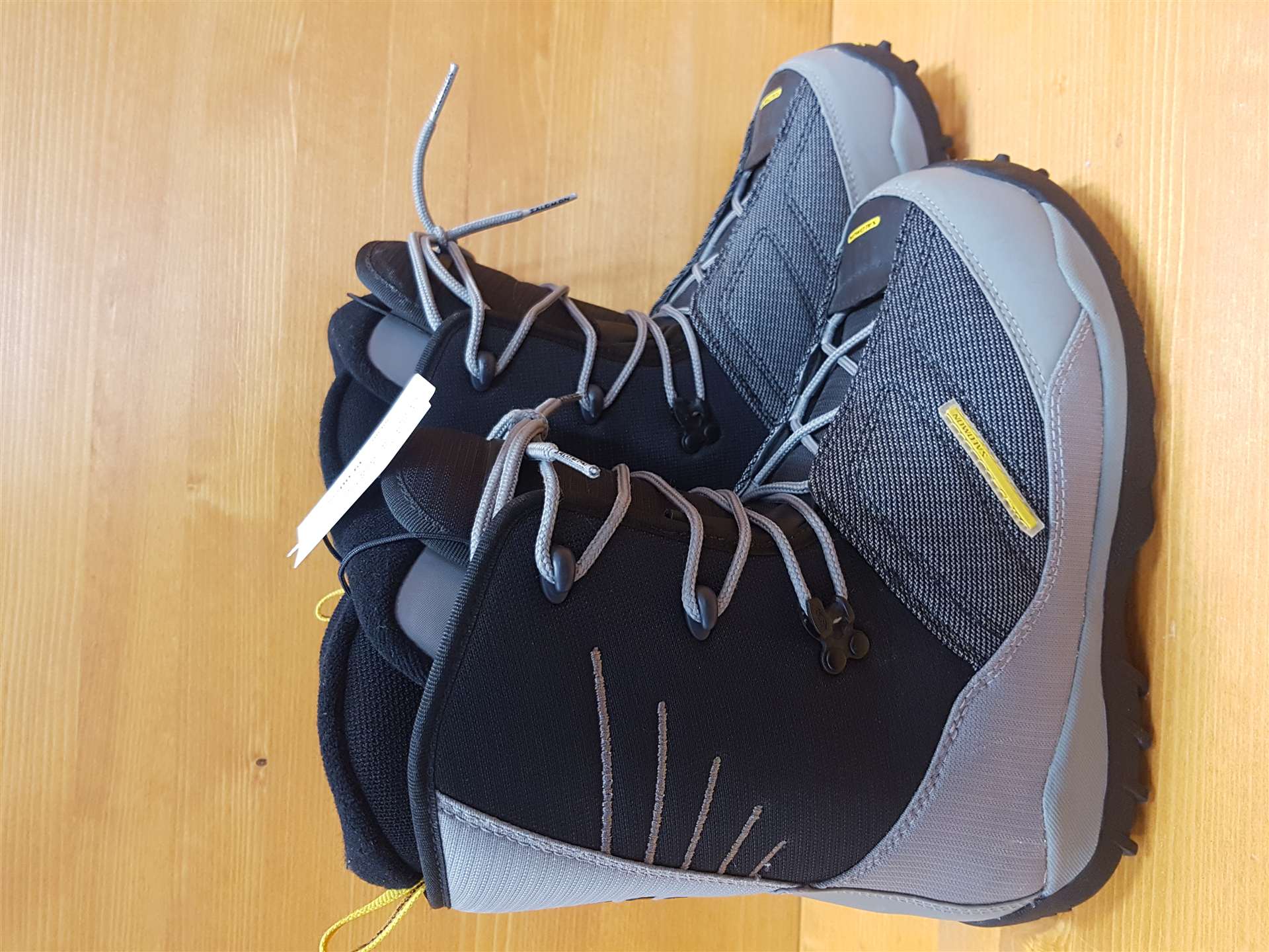 Ghete de snowboard SALOMON Solace folosite