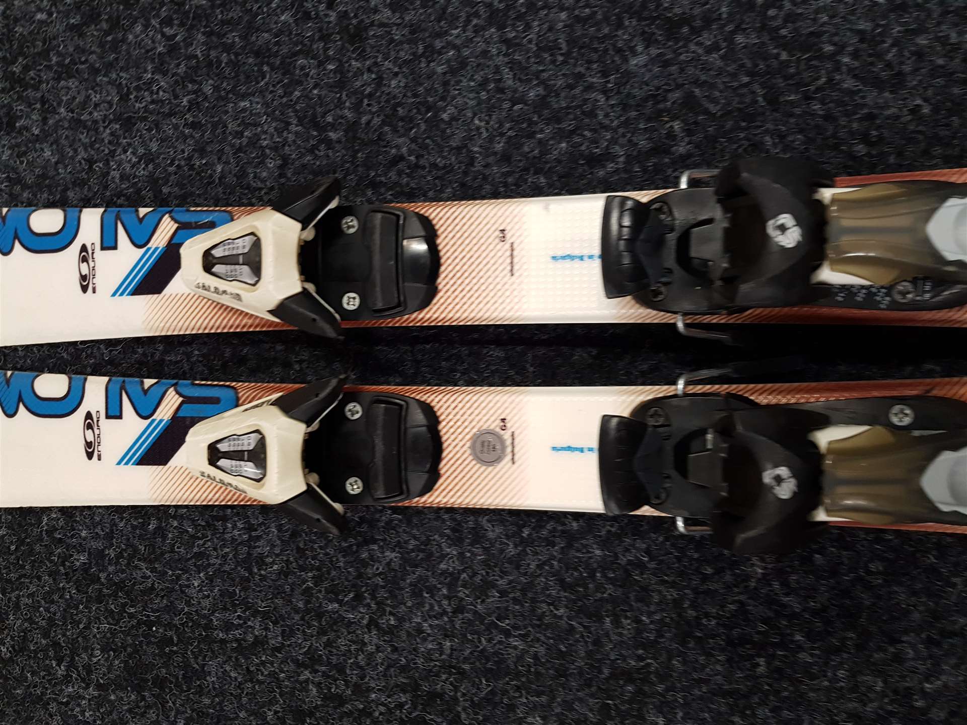 Použité lyže SALOMON Enduro JR 800  + viazanie Salomon 4,5