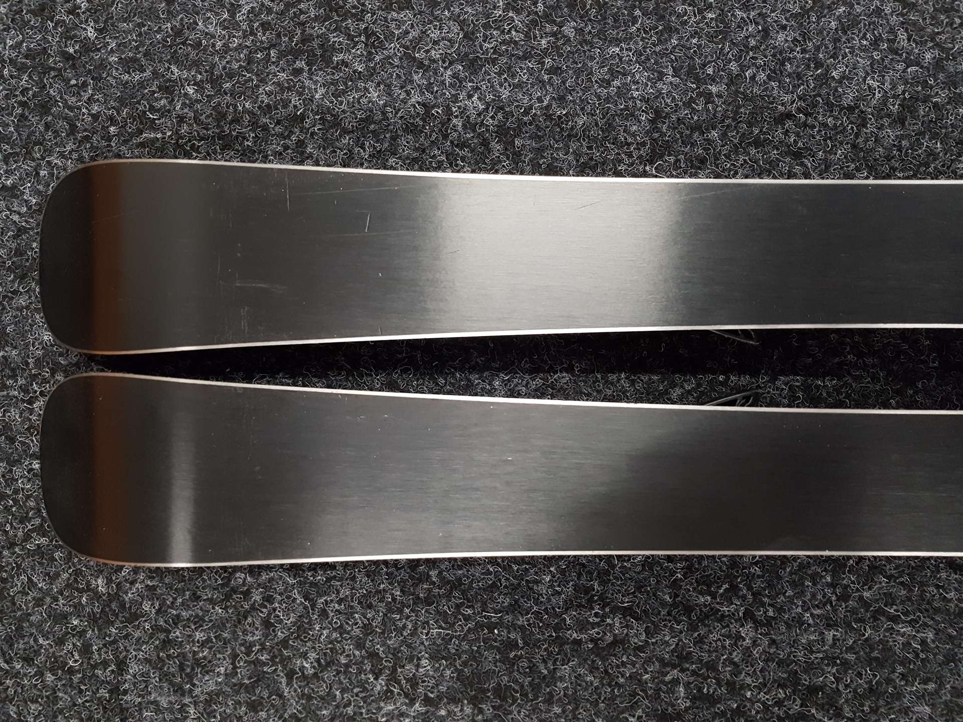 Použité lyže SALOMON Enduro JR 800  + viazanie Salomon 4,5