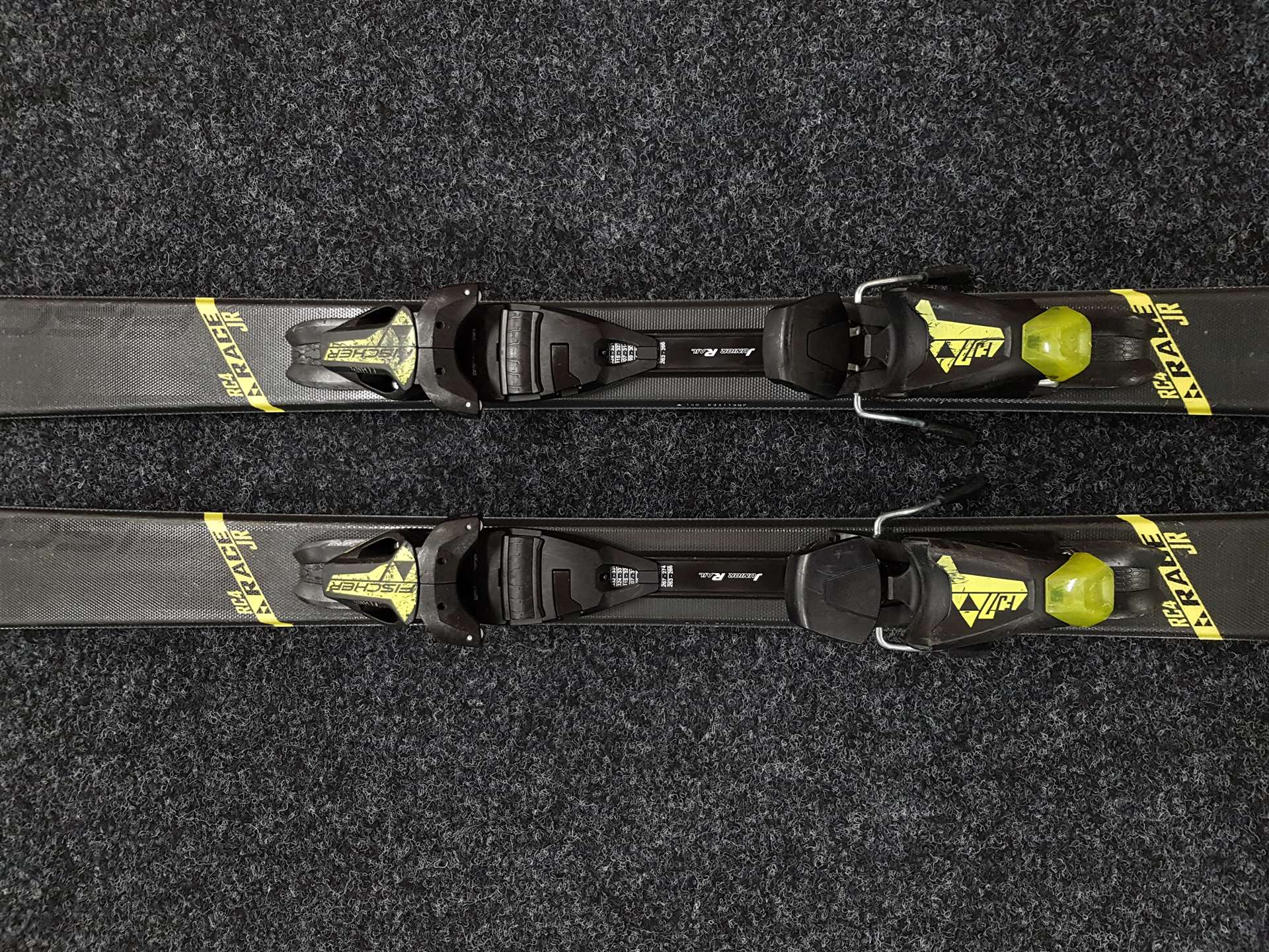 Použité lyže FISCHER Race RC4 JR + viazanie Fischer FJ 7