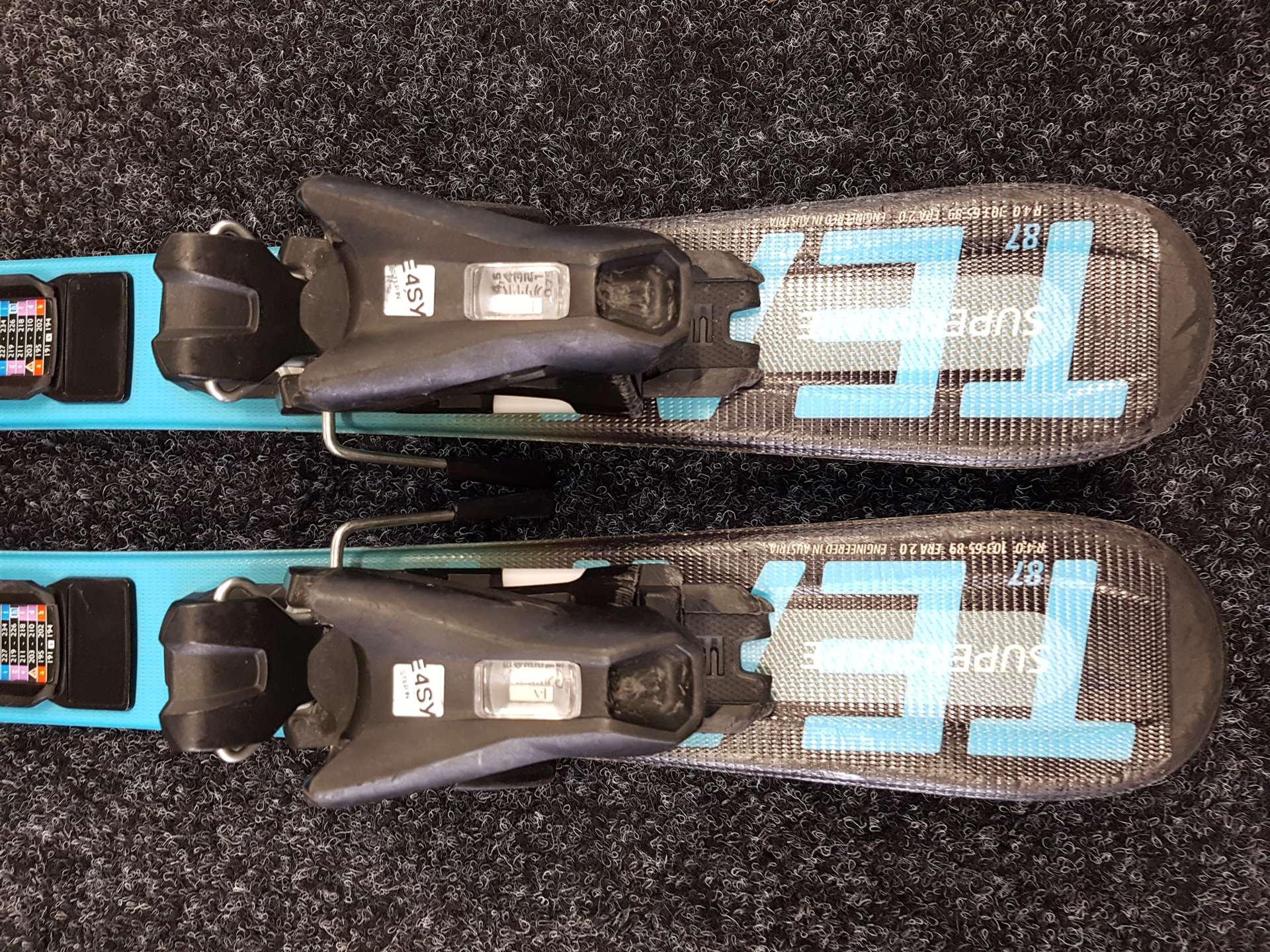 Použité dětské lyže HEAD Supershape Team + vázání Tyrolia JRS 4.5 CA