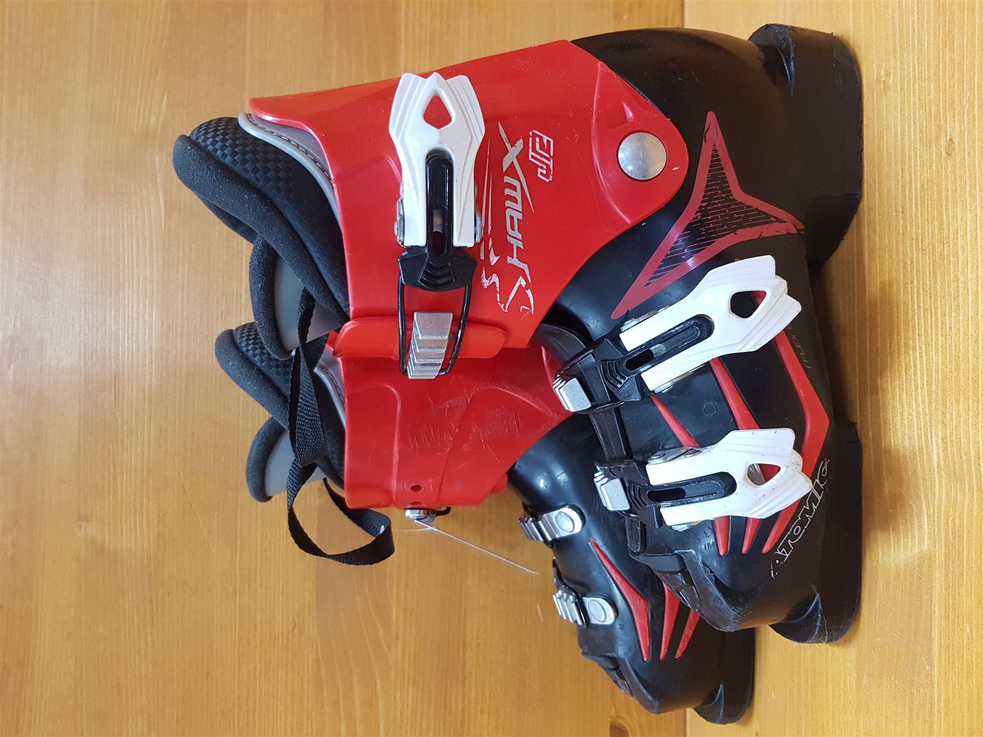 Použité lyžiarky ATOMIC Hawx JR