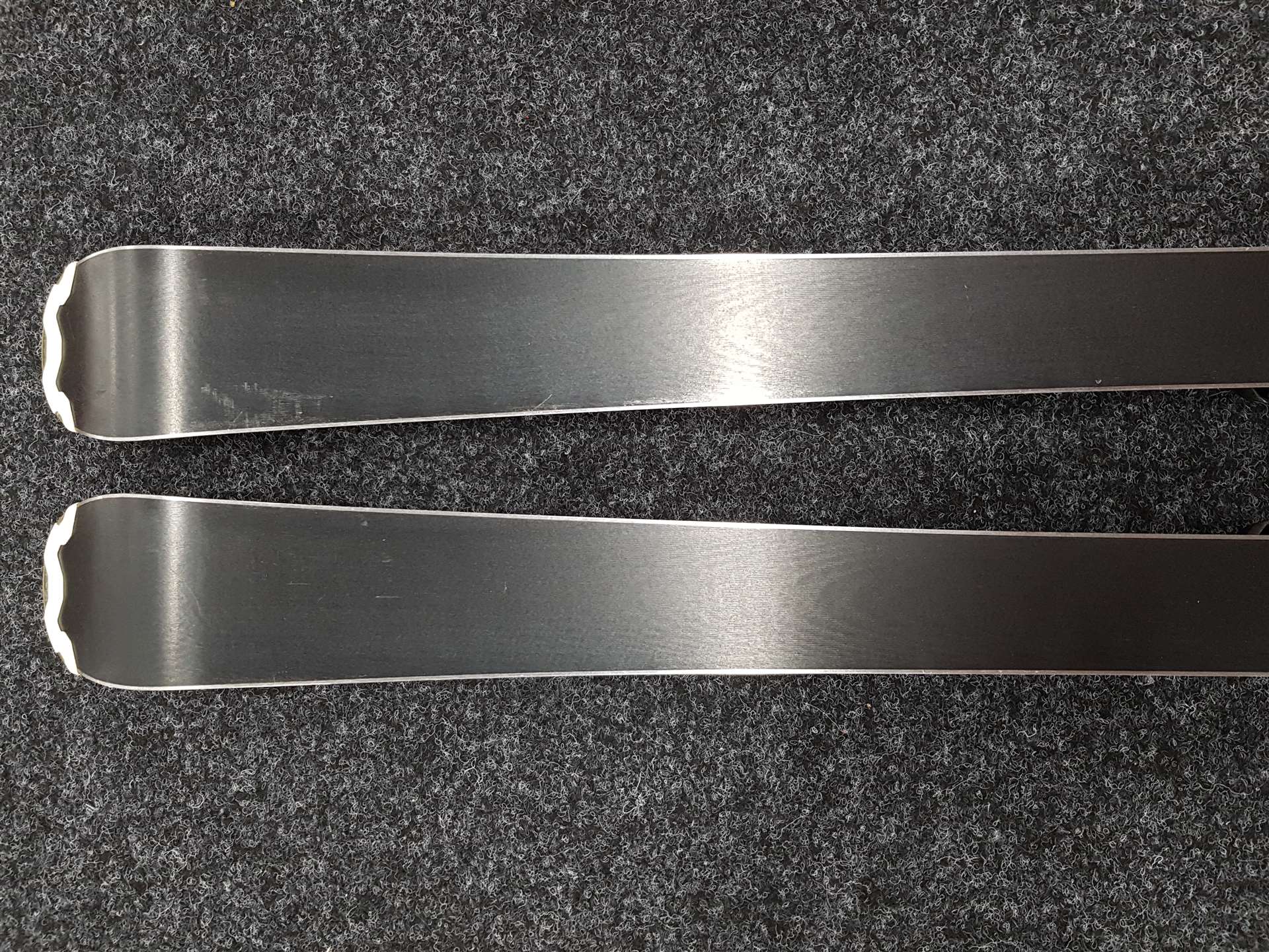 Použité lyže HEAD Super Shape ERA 2.0 + viazanie Head SLR 7.5