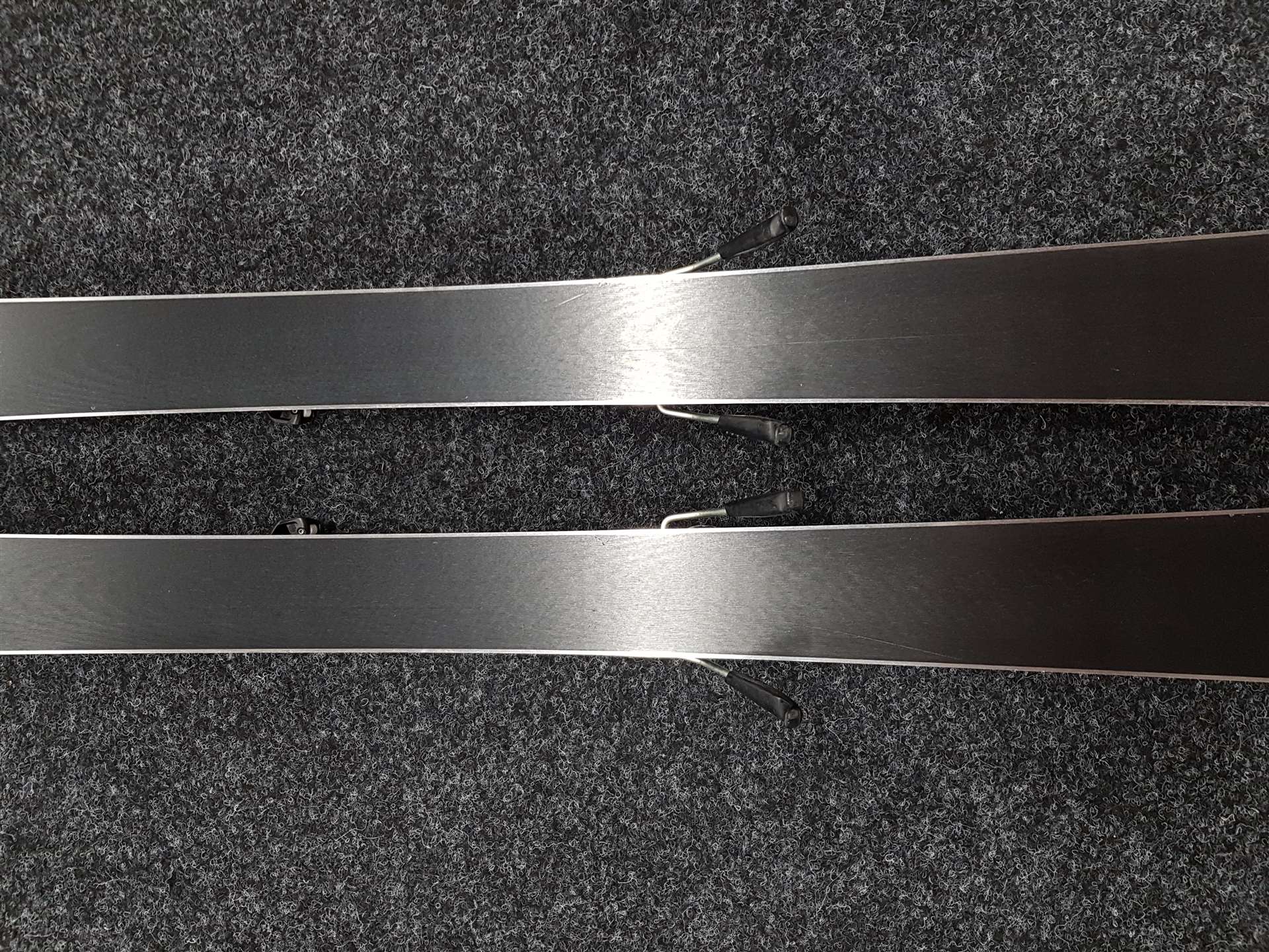 Použité lyže HEAD Super Shape ERA 2.0 + viazanie Head SLR 7.5