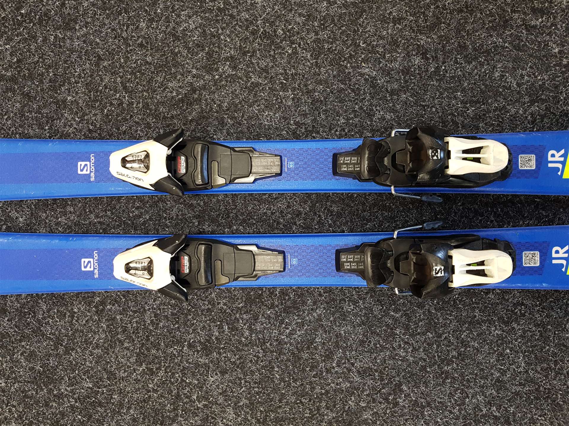 Použité detské lyže SALOMON Race JR + viazanie Salomon 5