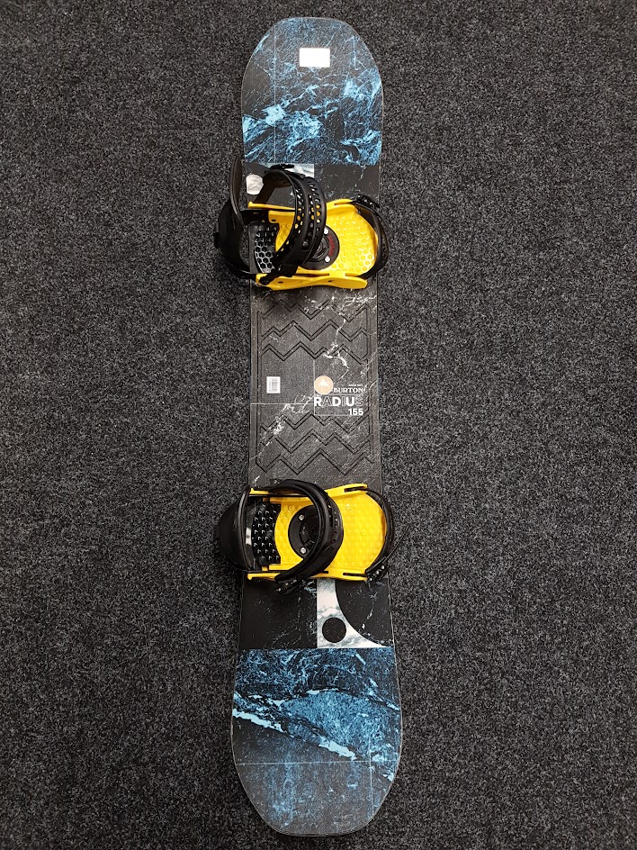 Gebrauchtes Burton Radius Snowboard + Burton Bindungen Größe L