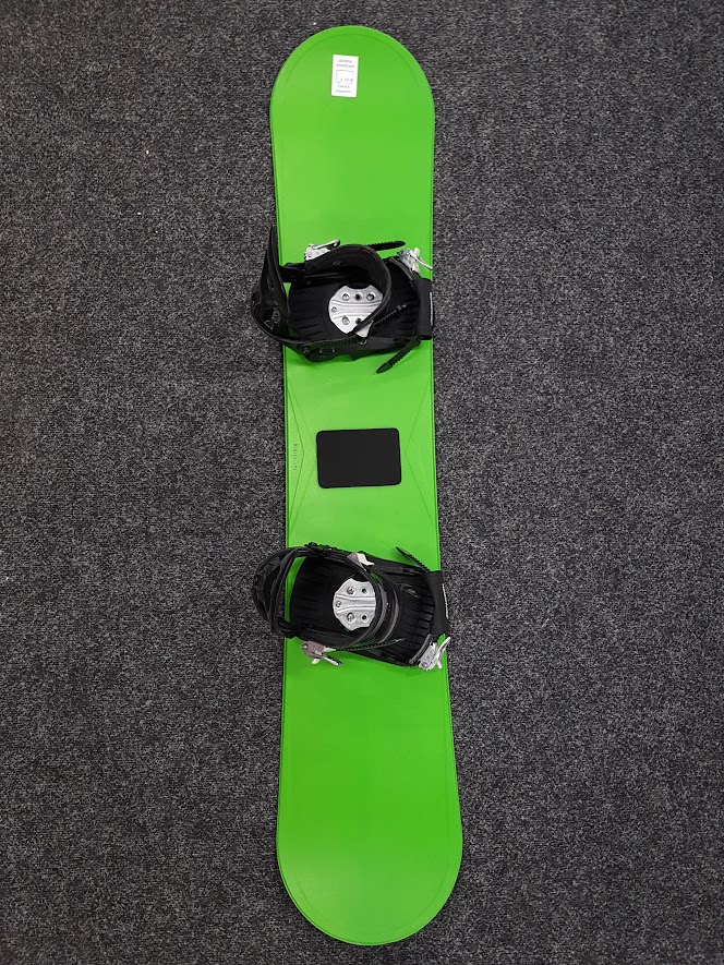 Bazarový snowboard Nidus + vázání Salomon velikost S/M