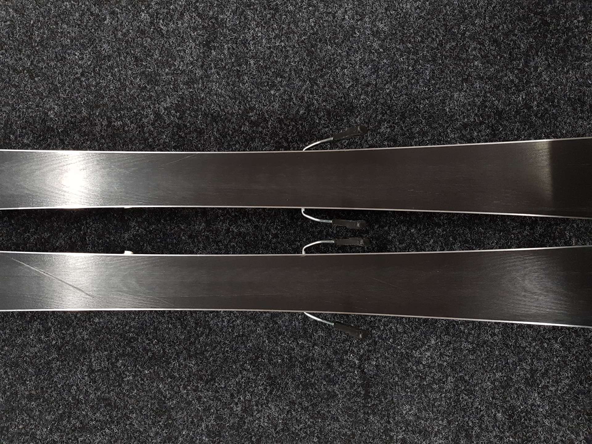 Použité lyže ROSSIGNOL Pursuit + vázání Rossignol Axium 11