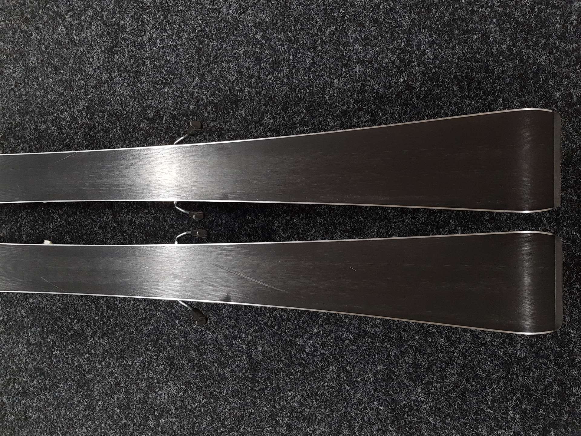 Použité lyže ROSSIGNOL Pursuit + vázání Rossignol Axium 11