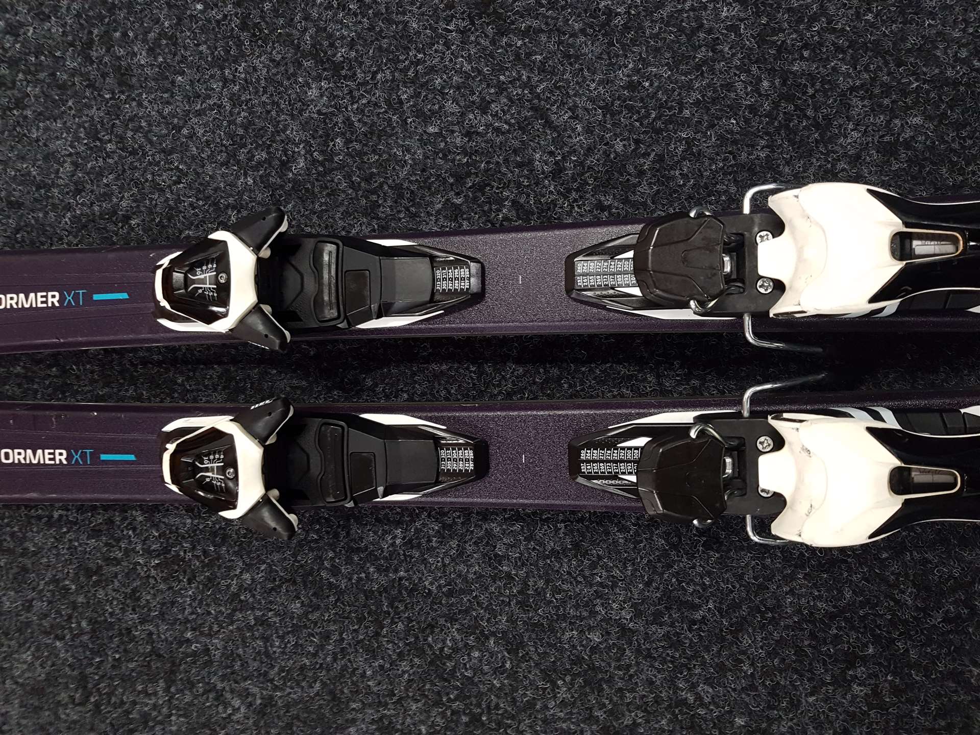 Gebrauchte ATOMIC Performer XT Skier + Atomic 10.0 Bindungen