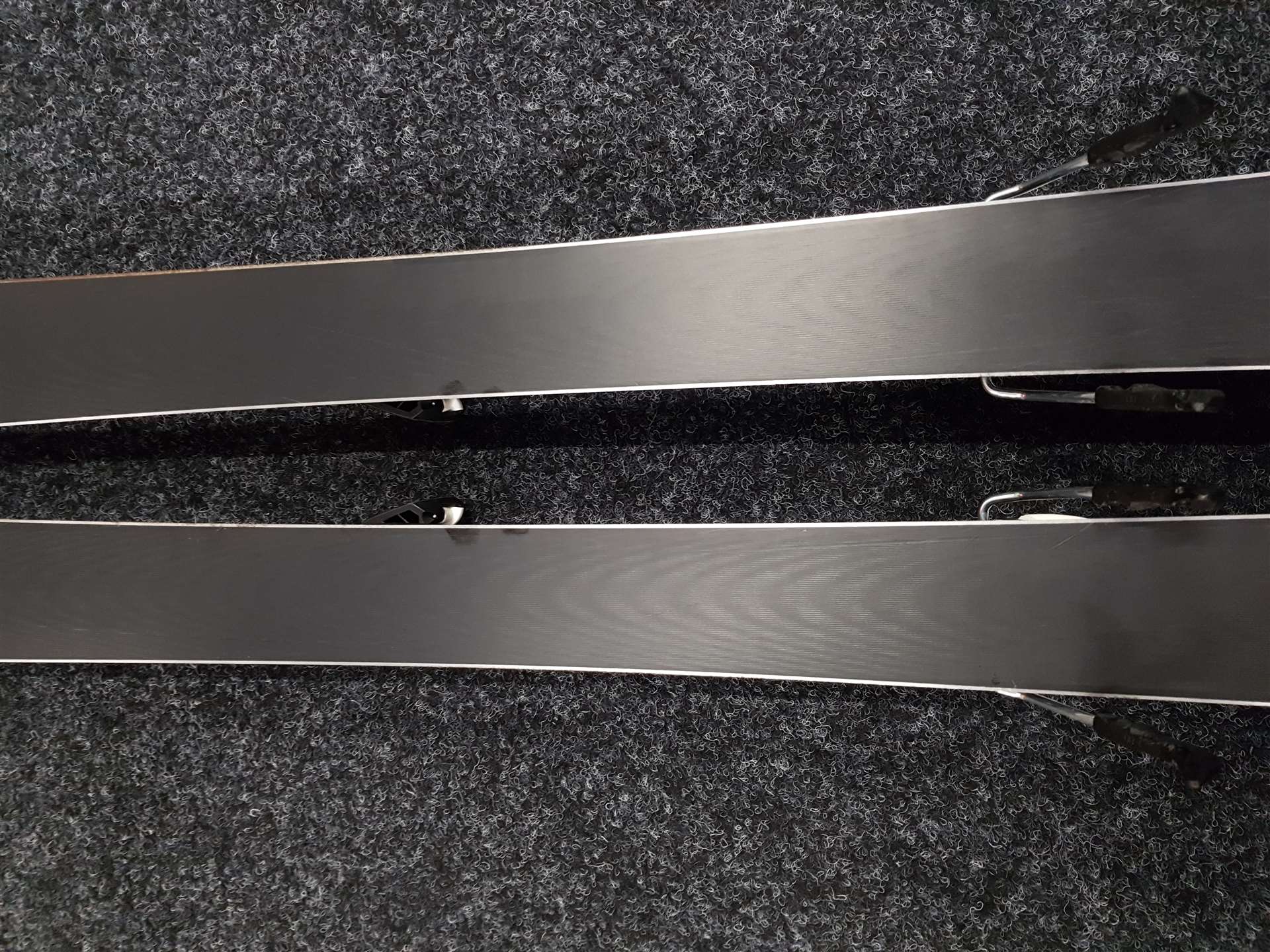 Gebrauchte ATOMIC Performer XT Skier + Atomic 10.0 Bindungen