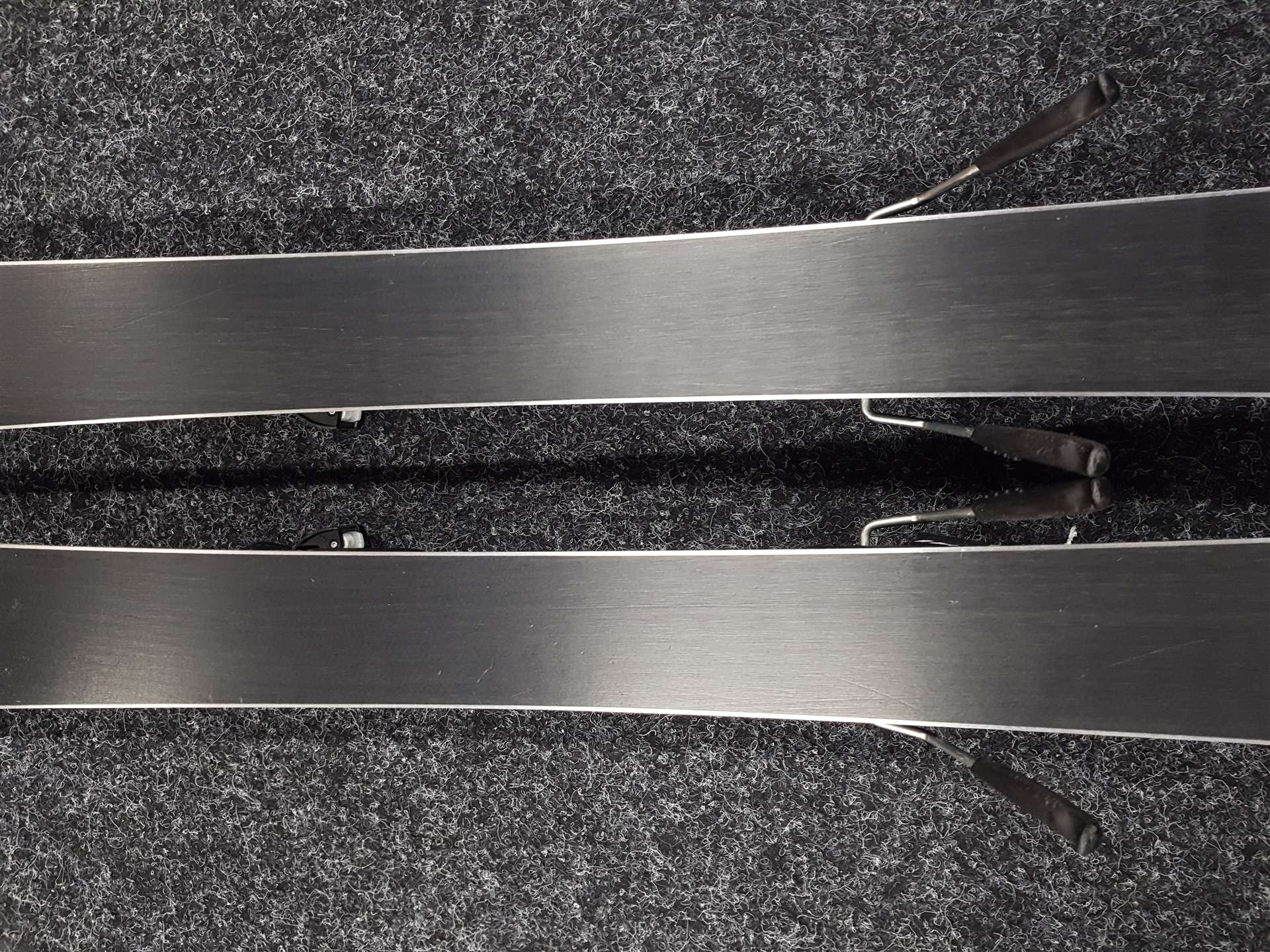 Esquís HEAD Shape 3.0 usados + fijaciones Tyrolia 10