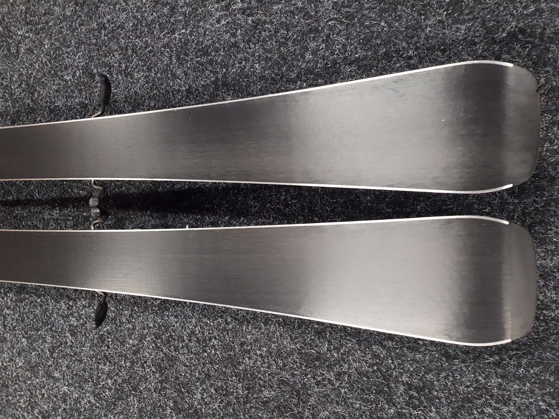 Esquís HEAD Shape 3.0 usados + fijaciones Tyrolia 10