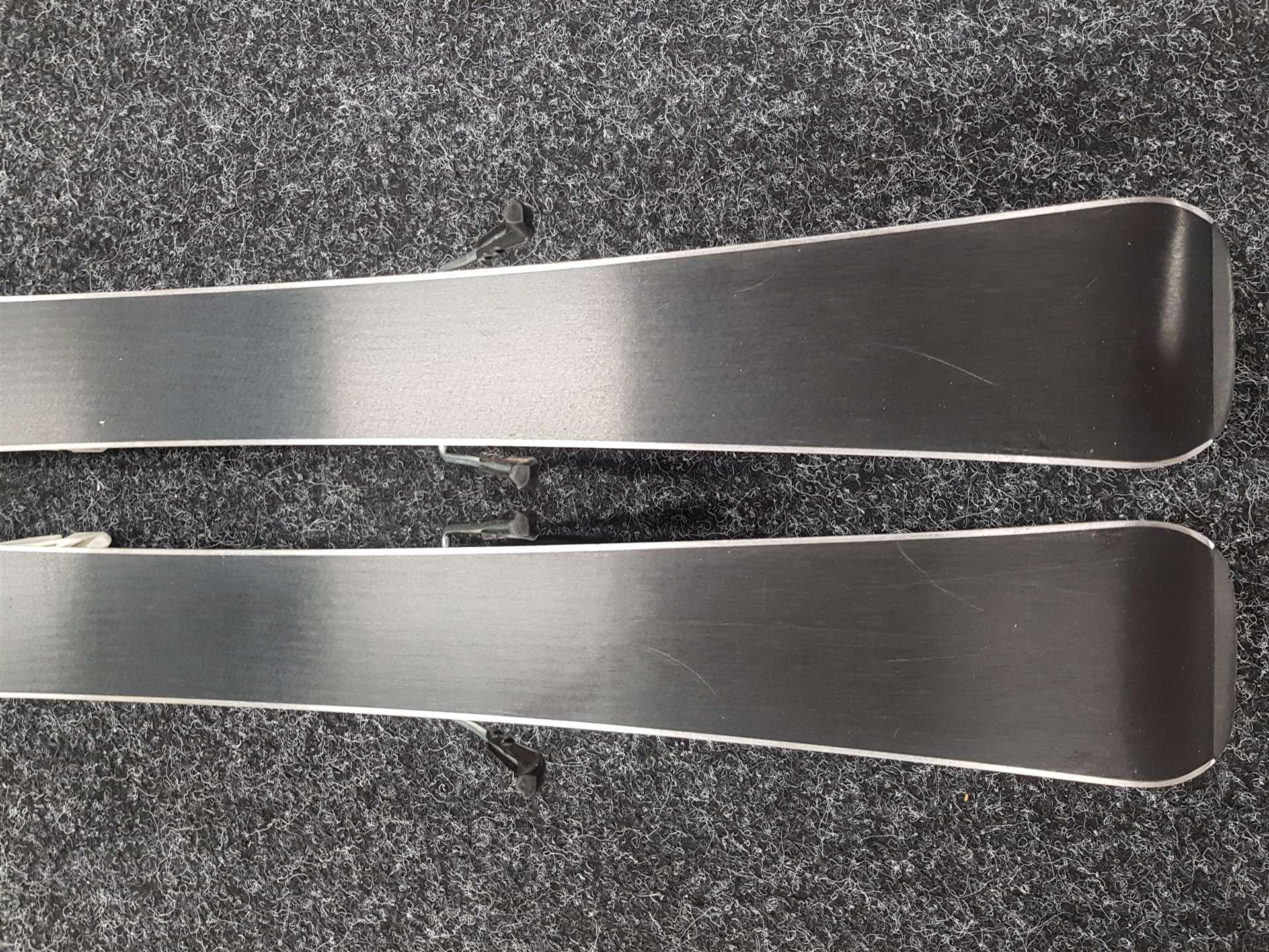 Skis enfant d'occasion BLIZZARD Pearl JR + fixations Marker 4.5