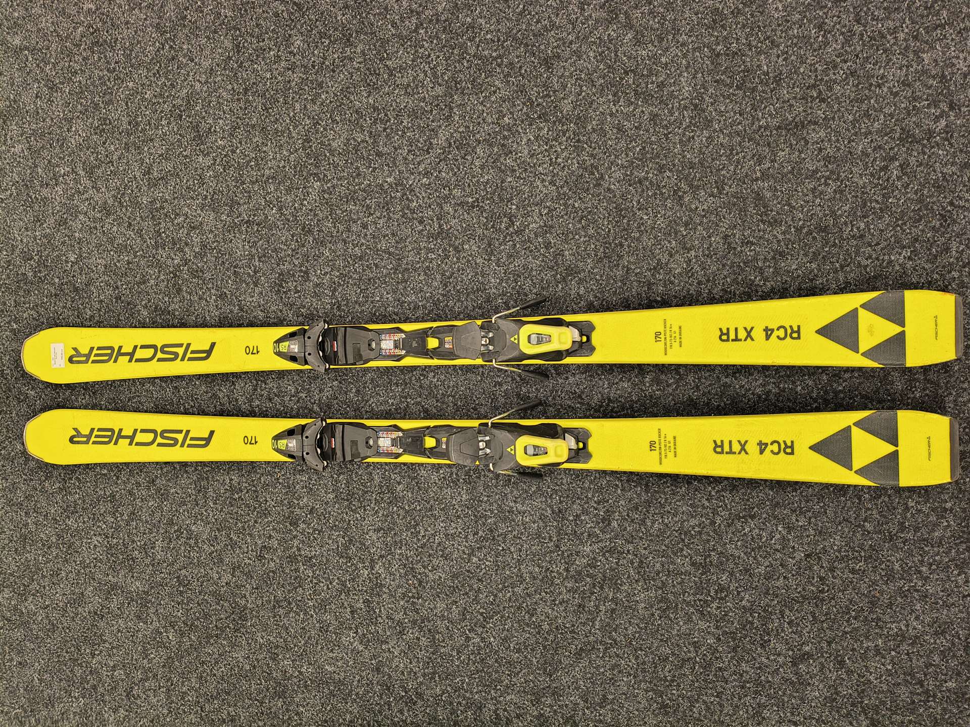 Bazárové lyže FISCHER RC4 XTR