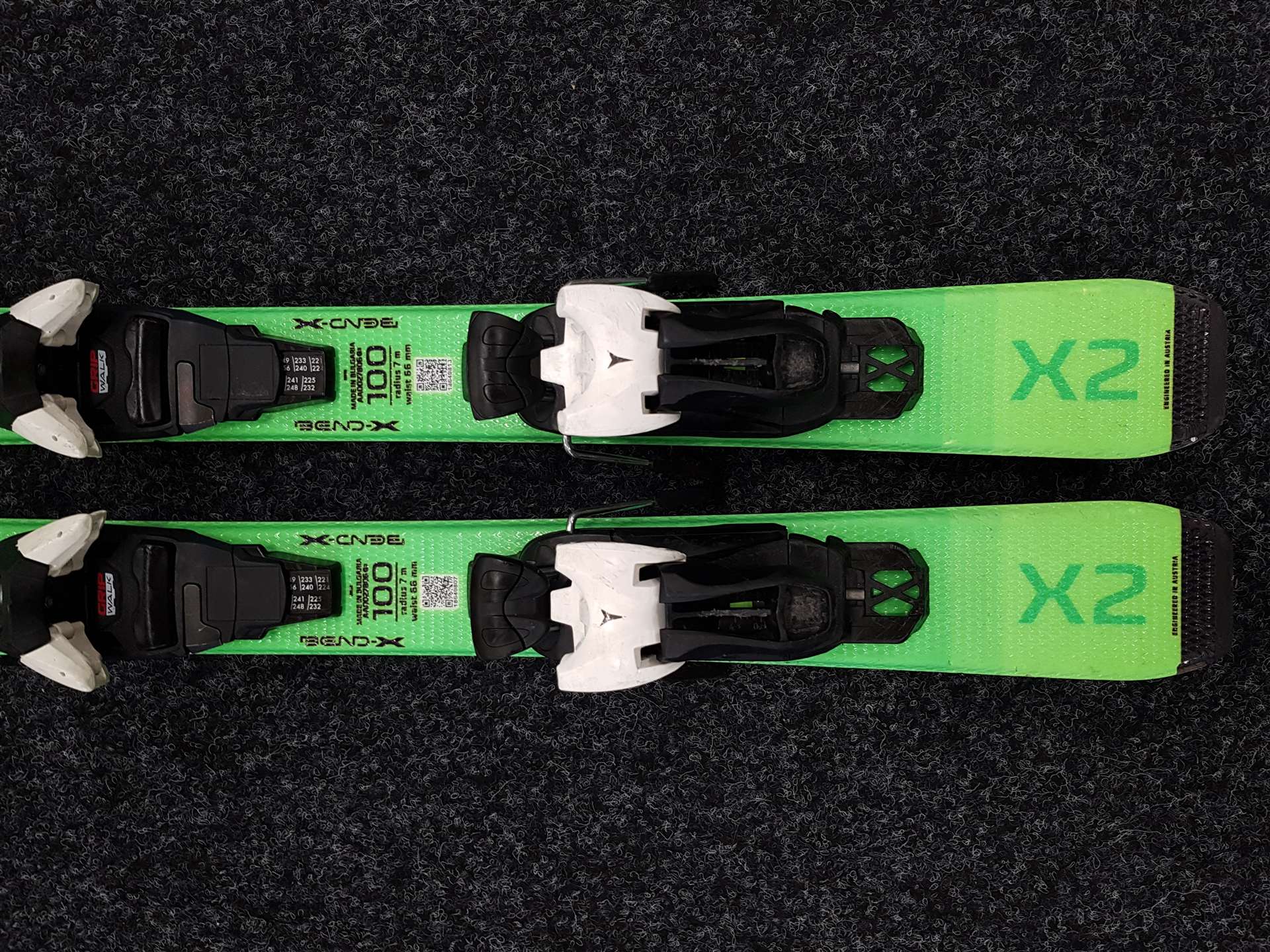 Použité dětské lyže ATOMIC Redster X2 + vázání Atomic C5