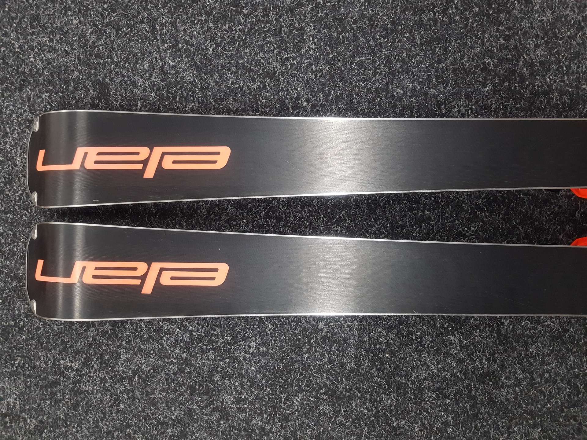 Esquís usados ELAN Primetime 44 + fijaciones Elan EMX 12