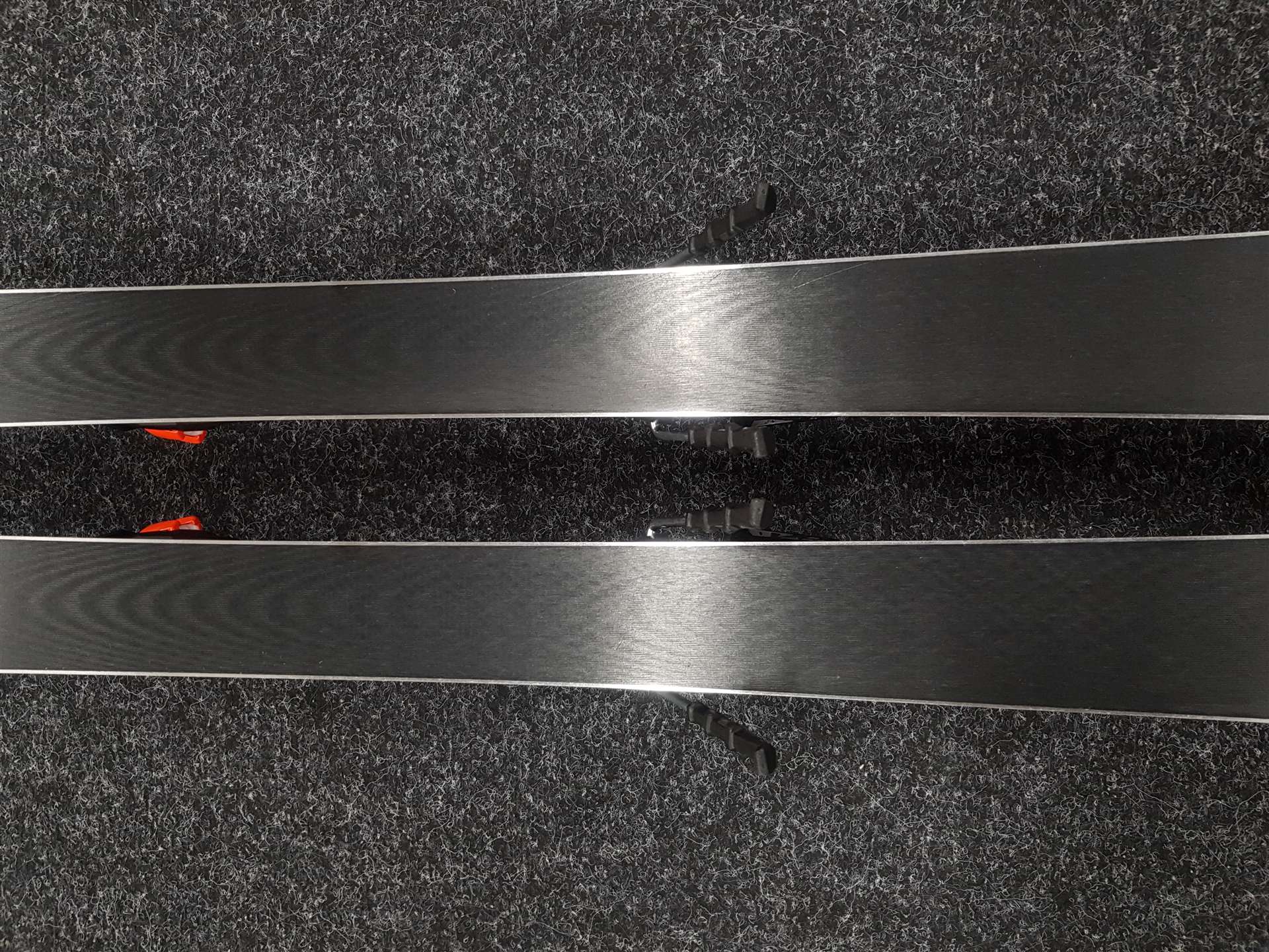Esquís usados ELAN Primetime 44 + fijaciones Elan EMX 12