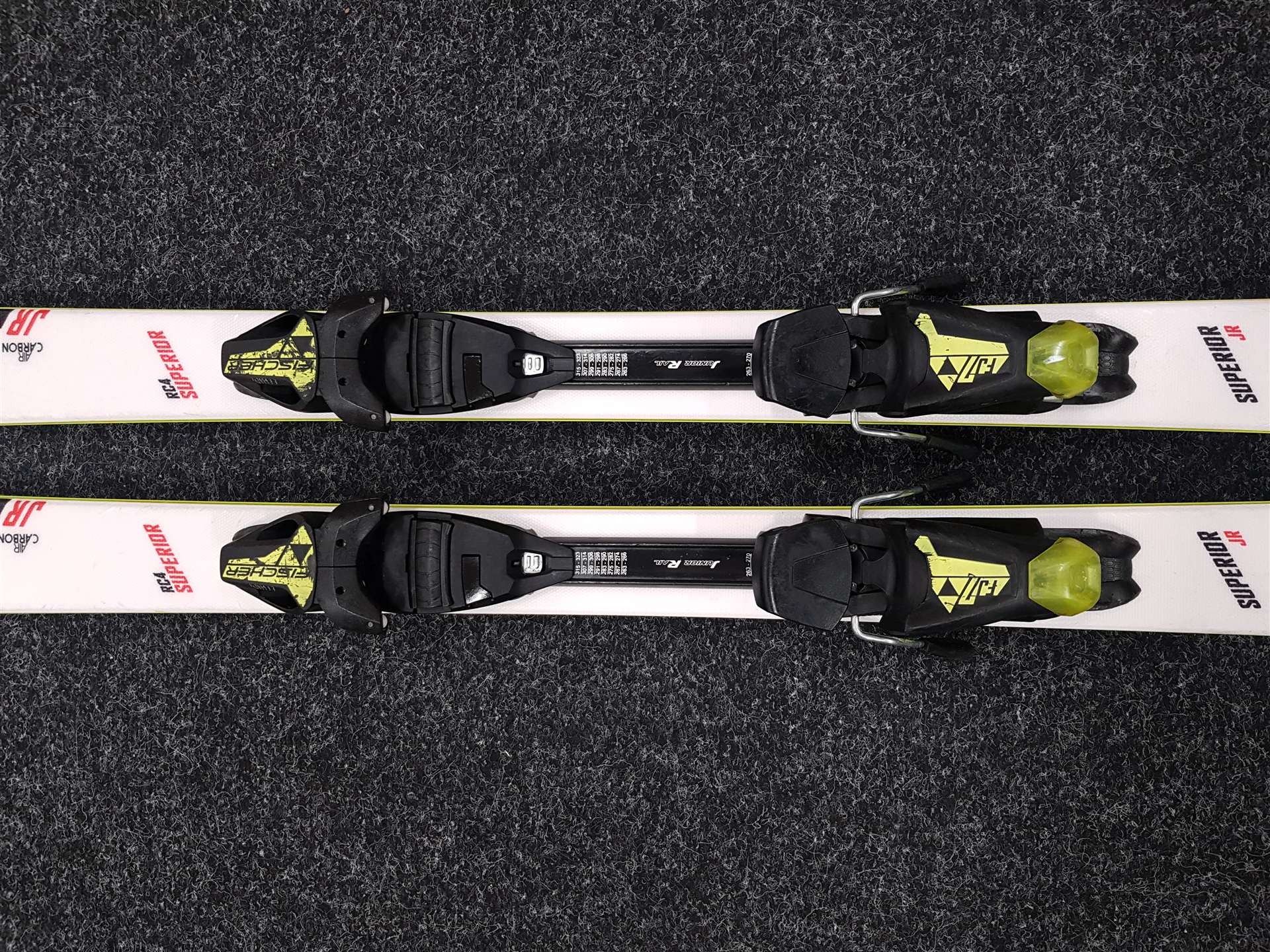 Použité lyže FISCHER RC4 Superior JR + viazanie Fischer FJ 7