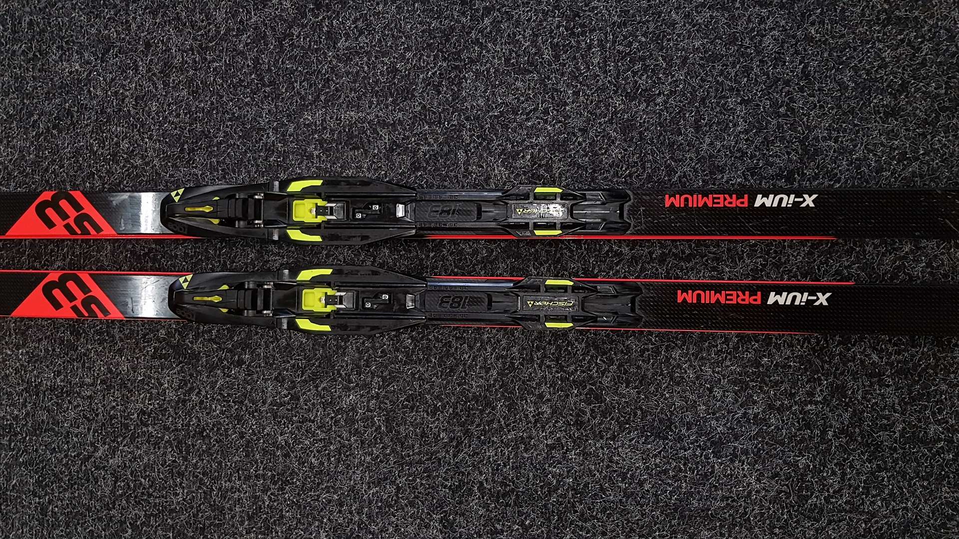 Bazárové běžecké lyže Rossignol S3 X-iUM