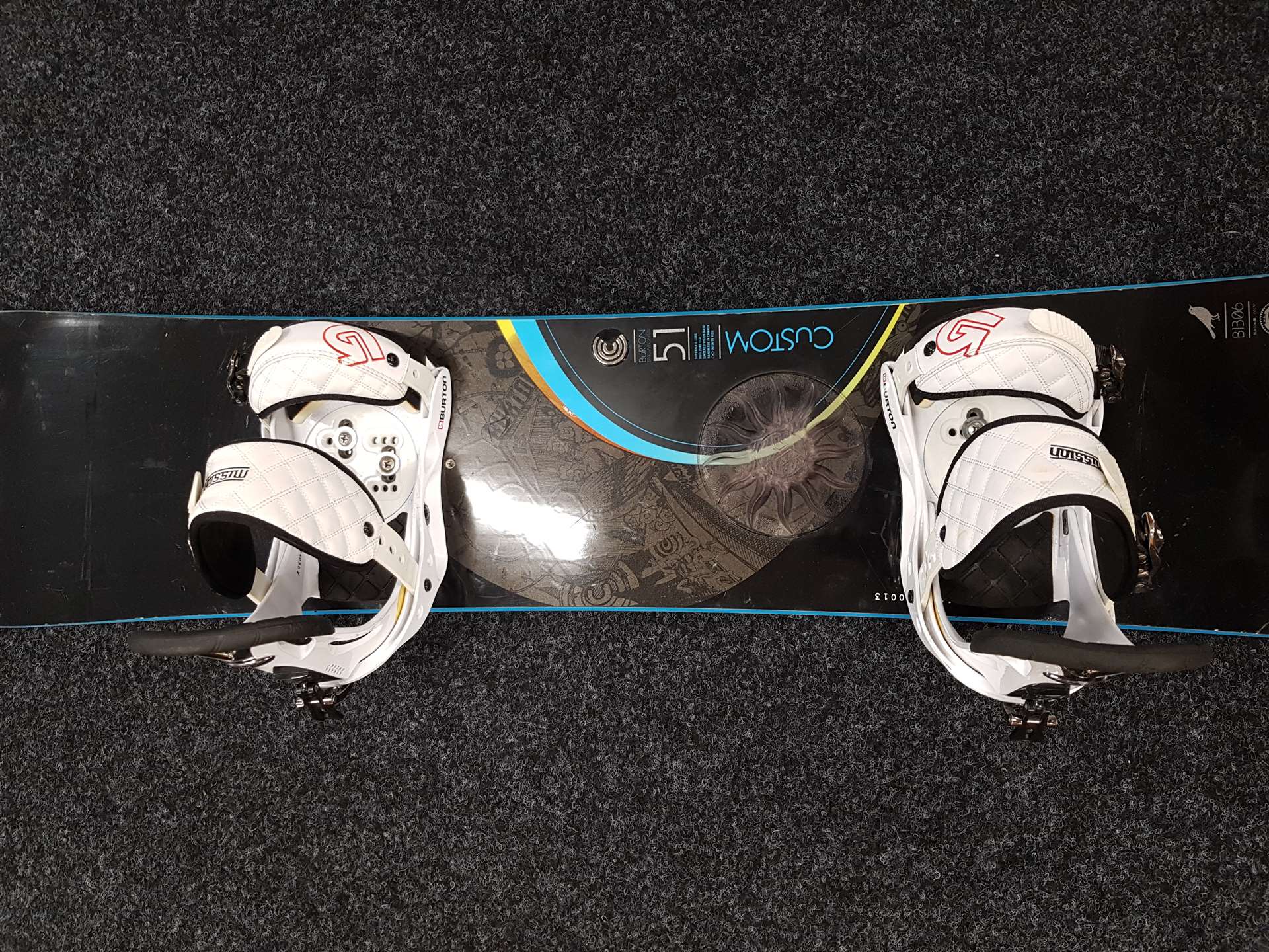 Snowboard Burton Custom 51 folosit + legături Burton Mission mărimea M