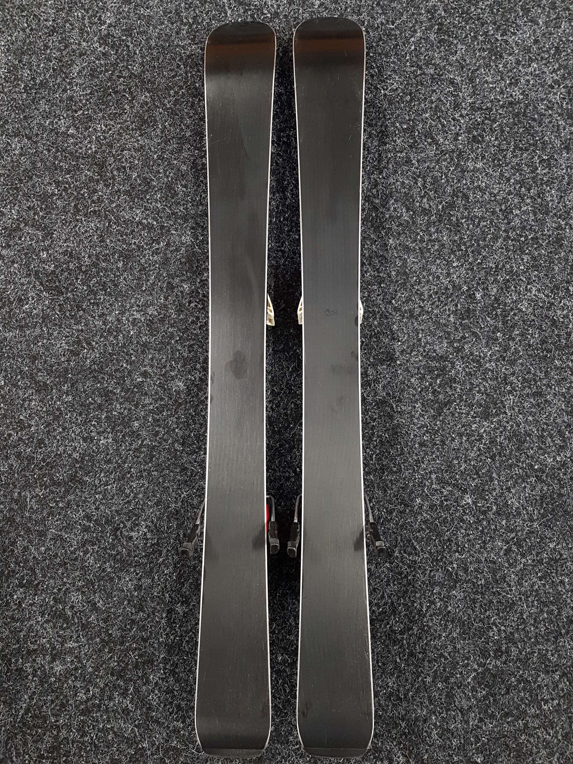 Skis enfant d'occasion ATOMIC Redster + fixations Atomic XTE 45