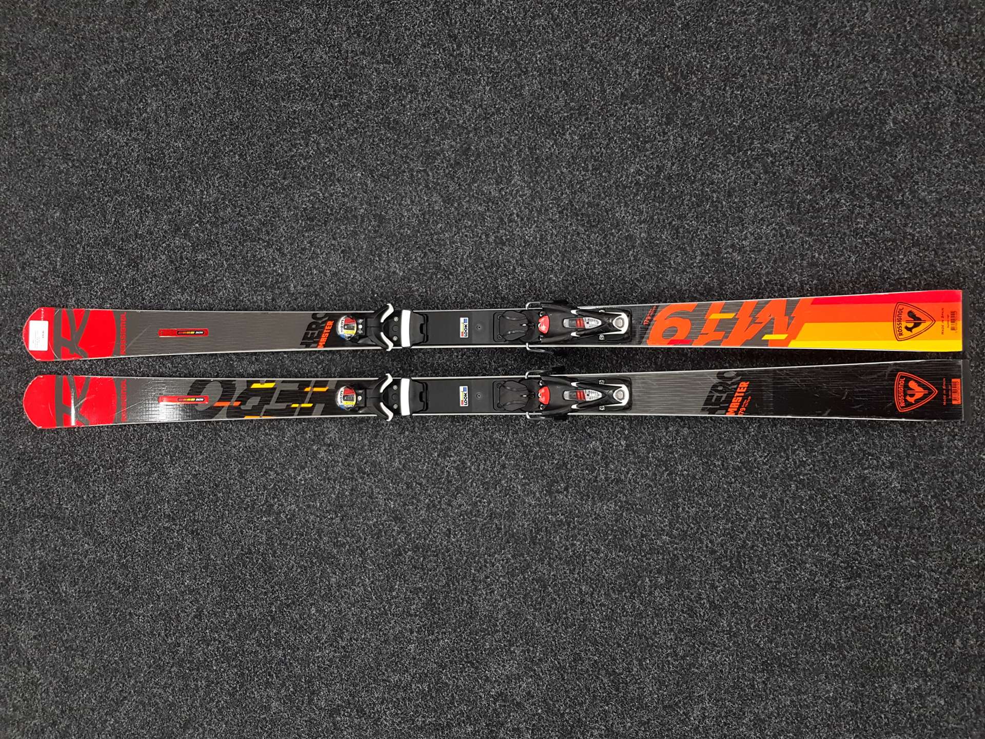 Použité lyže ROSSIGNOL Hero Master M19 + viazanie Look SPX 12
