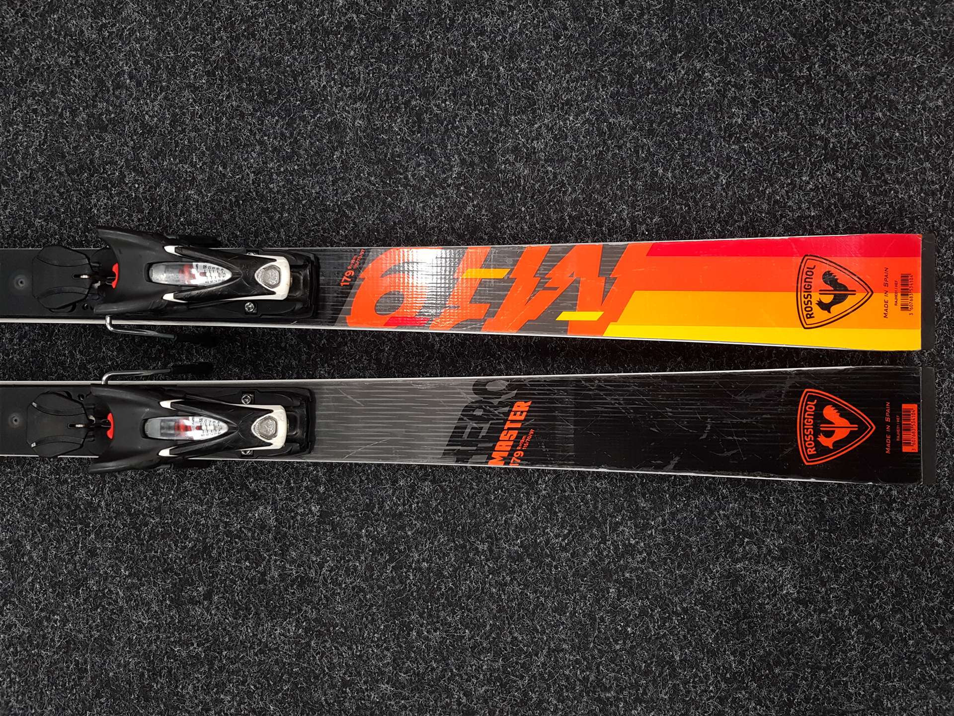 Použité lyže ROSSIGNOL Hero Master M19 + viazanie Look SPX 12