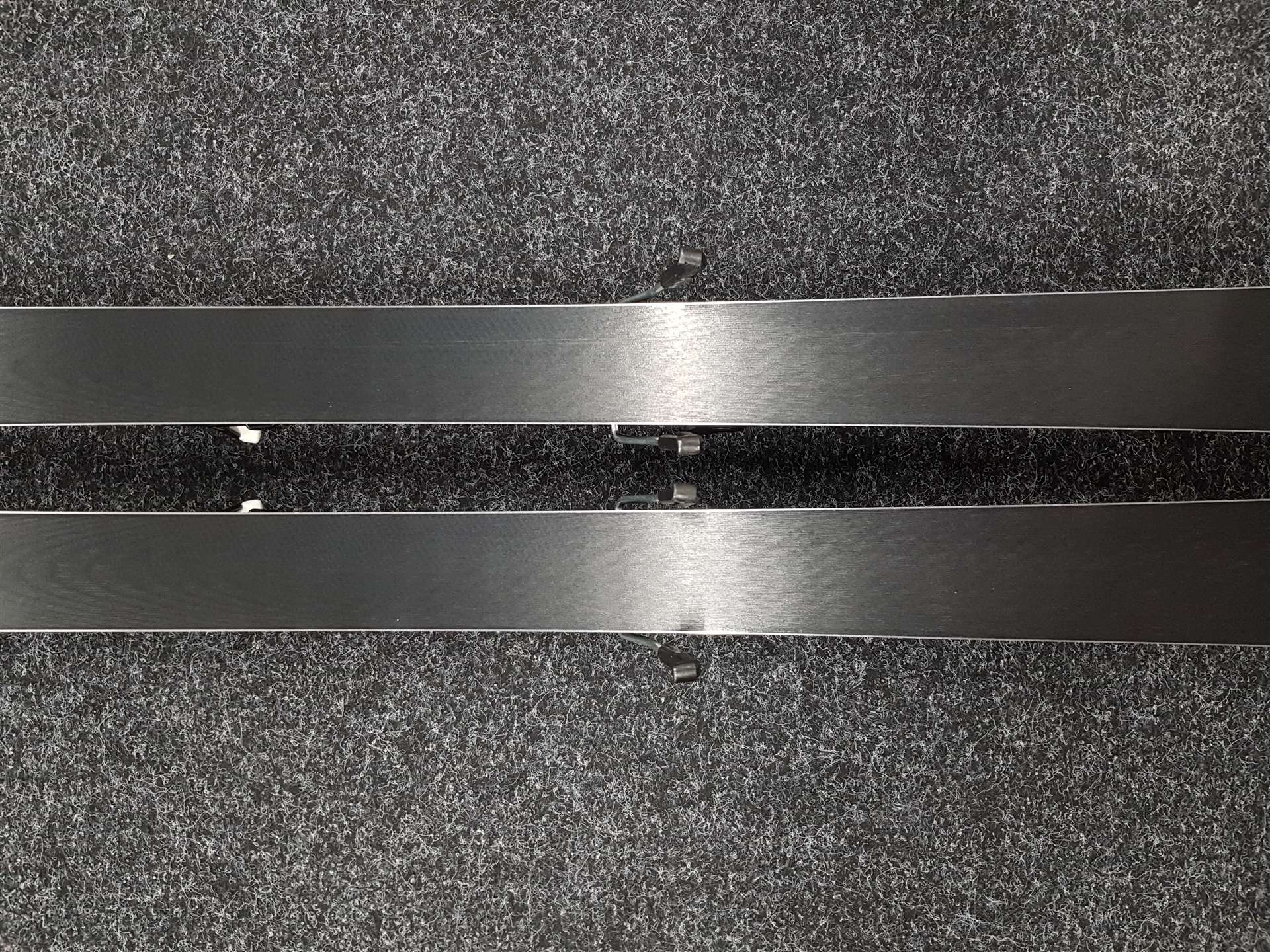 Použité lyže ROSSIGNOL Hero Master M19 + viazanie Look SPX 12