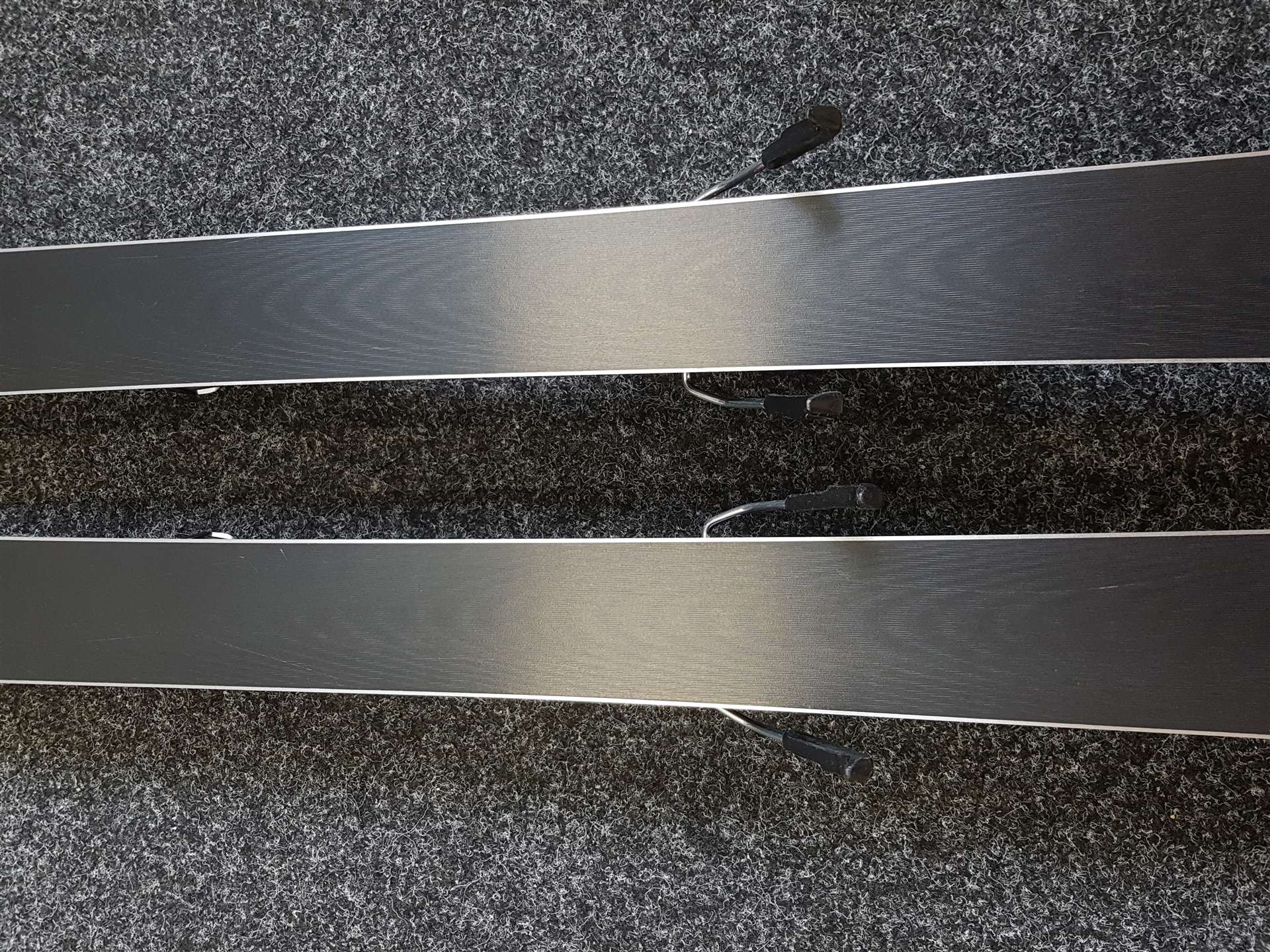 Použité lyže ROSSIGNOL Pur Suit + viazanie Look Xpress 11