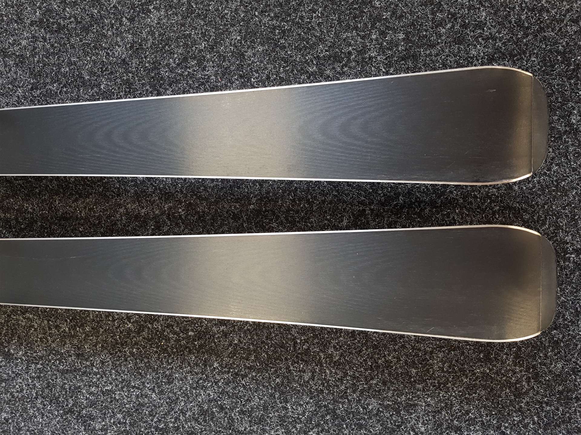 Použité lyže ROSSIGNOL Pur Suit + viazanie Look Xpress 11