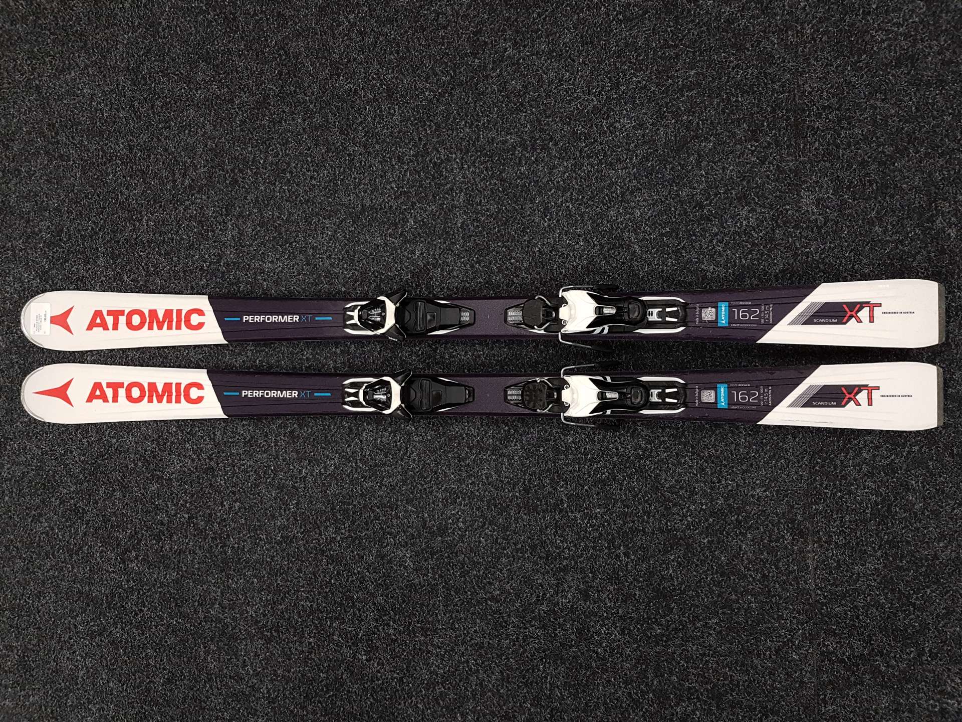 Esquís ATOMIC Performer XT usados + fijaciones Atomic Lithium 10