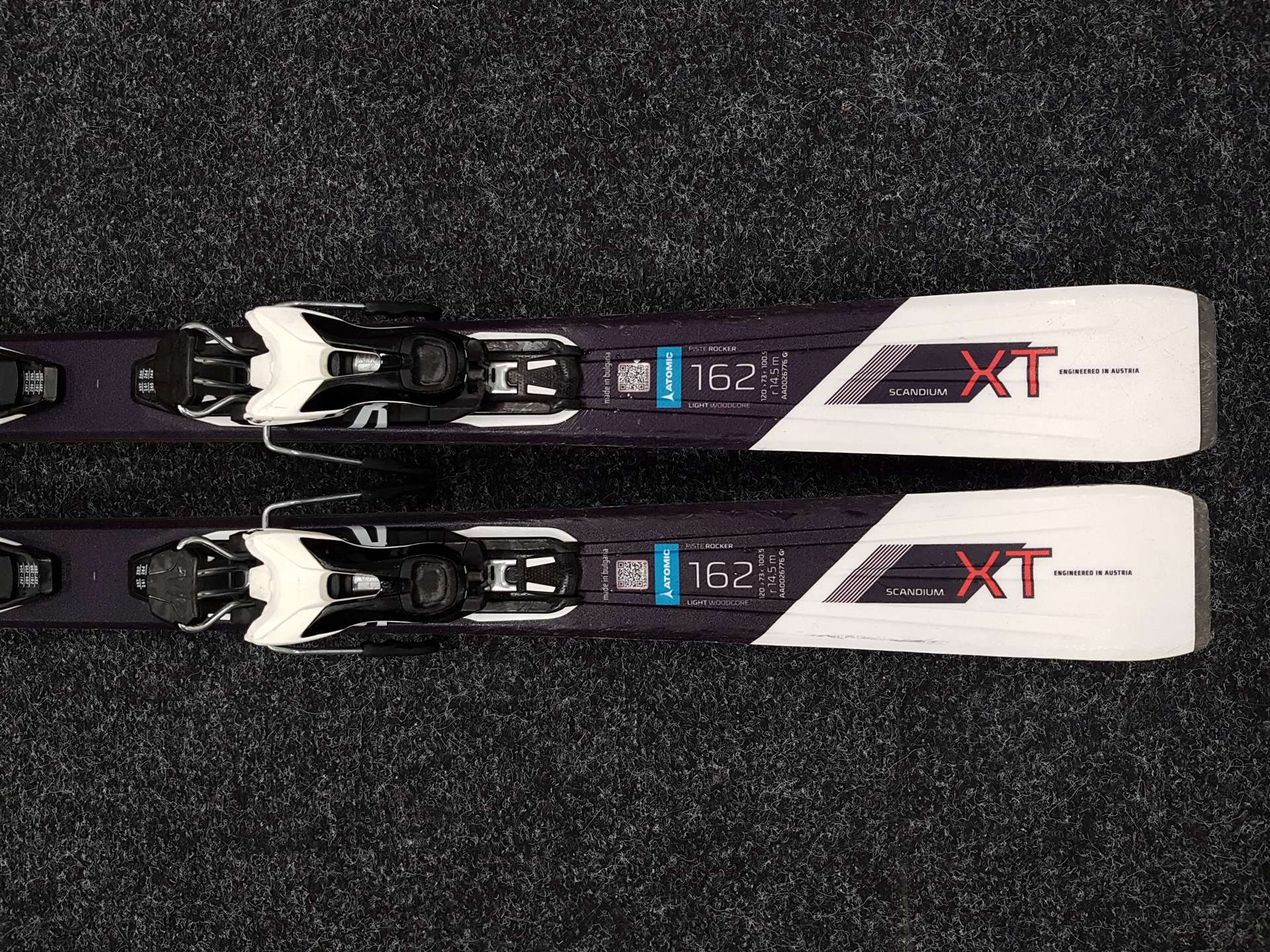Esquís ATOMIC Performer XT usados + fijaciones Atomic Lithium 10