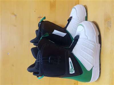 Cizme de snowboard Burton Moto second hand
